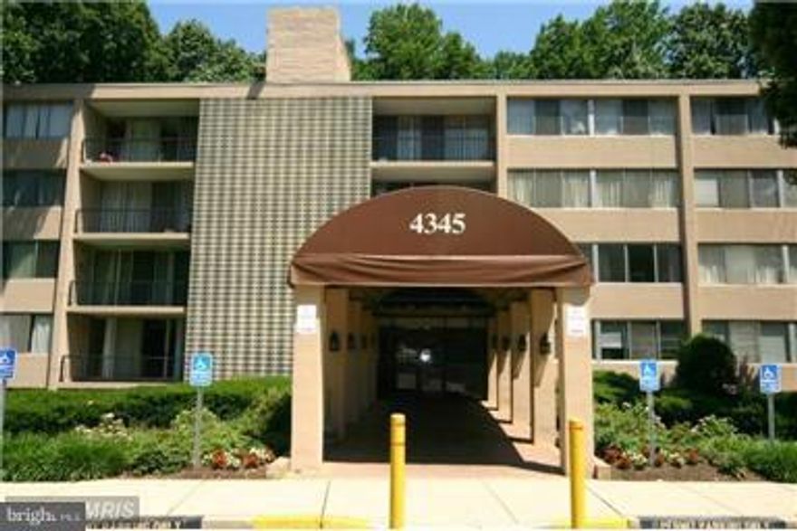 LOCATION! 2 BEDROOM, 1.5 BATH CONDO W/LOADS OF WINDOWS & LIGHT! BALCONY OVERLOOKS SERENE TREES/WOODED AREA. SPACIOUS LIV. ROOM/DIN. "L." FRESH PAINT. KITCHEN UPDATED W/CHEERFUL WHITE CABINETRY, NEUTRAL COUNTERS. NEWER INSULATED WINDOWS, DOORS. BATHS FEATURE CERAMIC TILE. NICELY SIZED BEDROOMS. MASTER BR HAS PRIVATE 1/2 BATH + WALK IN CLOSET. NEAR 66,495,395,METRO BUS, SHOP CENTERS!