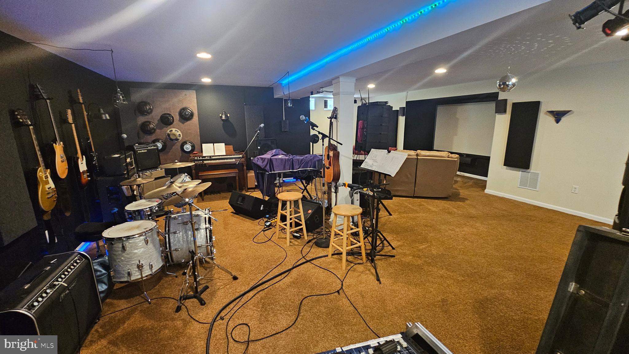TRACEYS CREEK - Residential