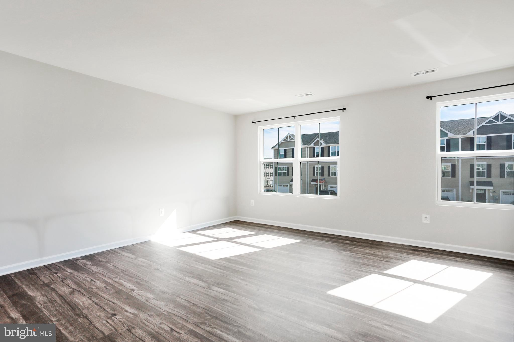 THE LAKES AT MARTINSBURG - Residential Lease