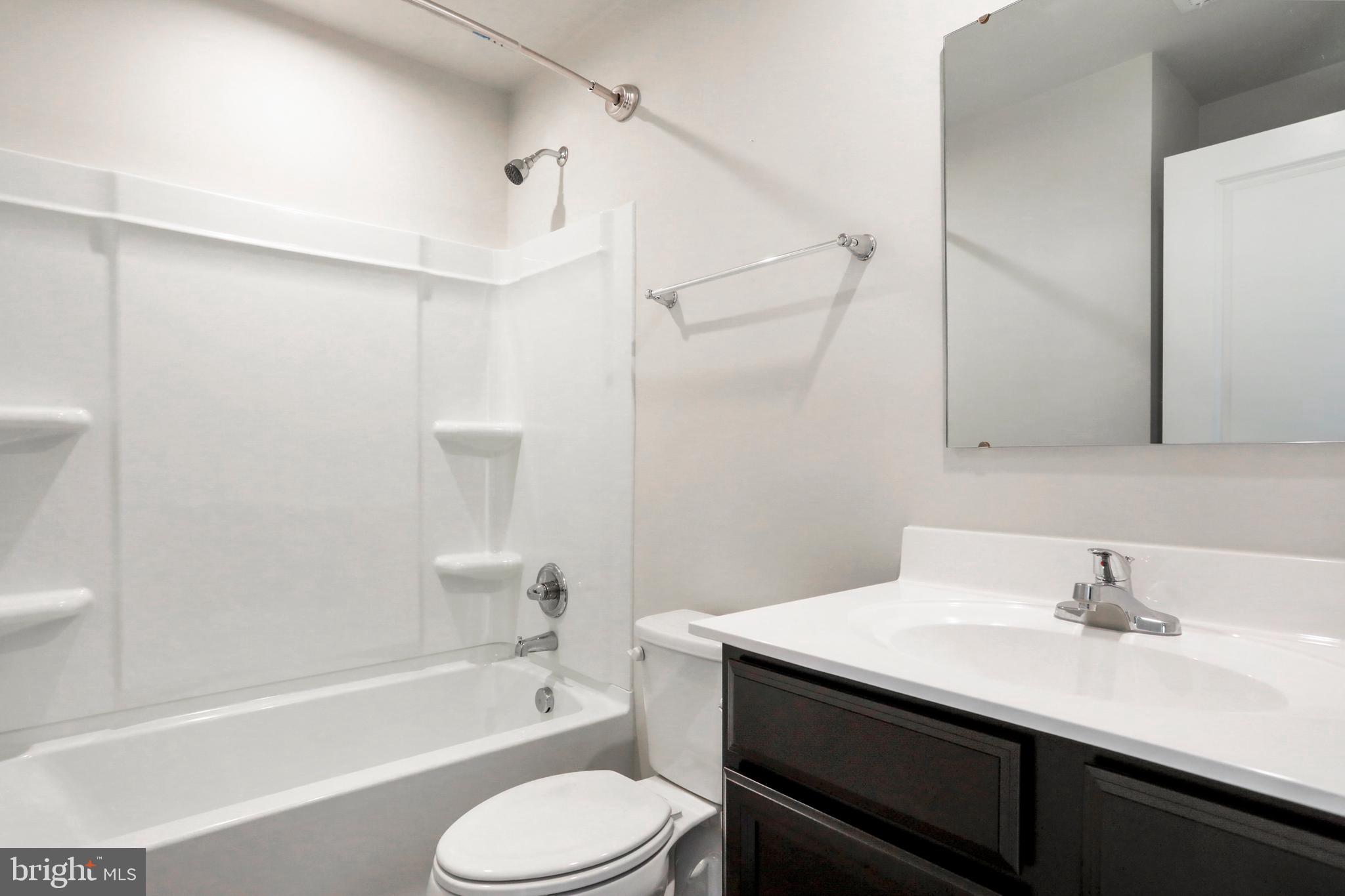 THE LAKES AT MARTINSBURG - Residential Lease