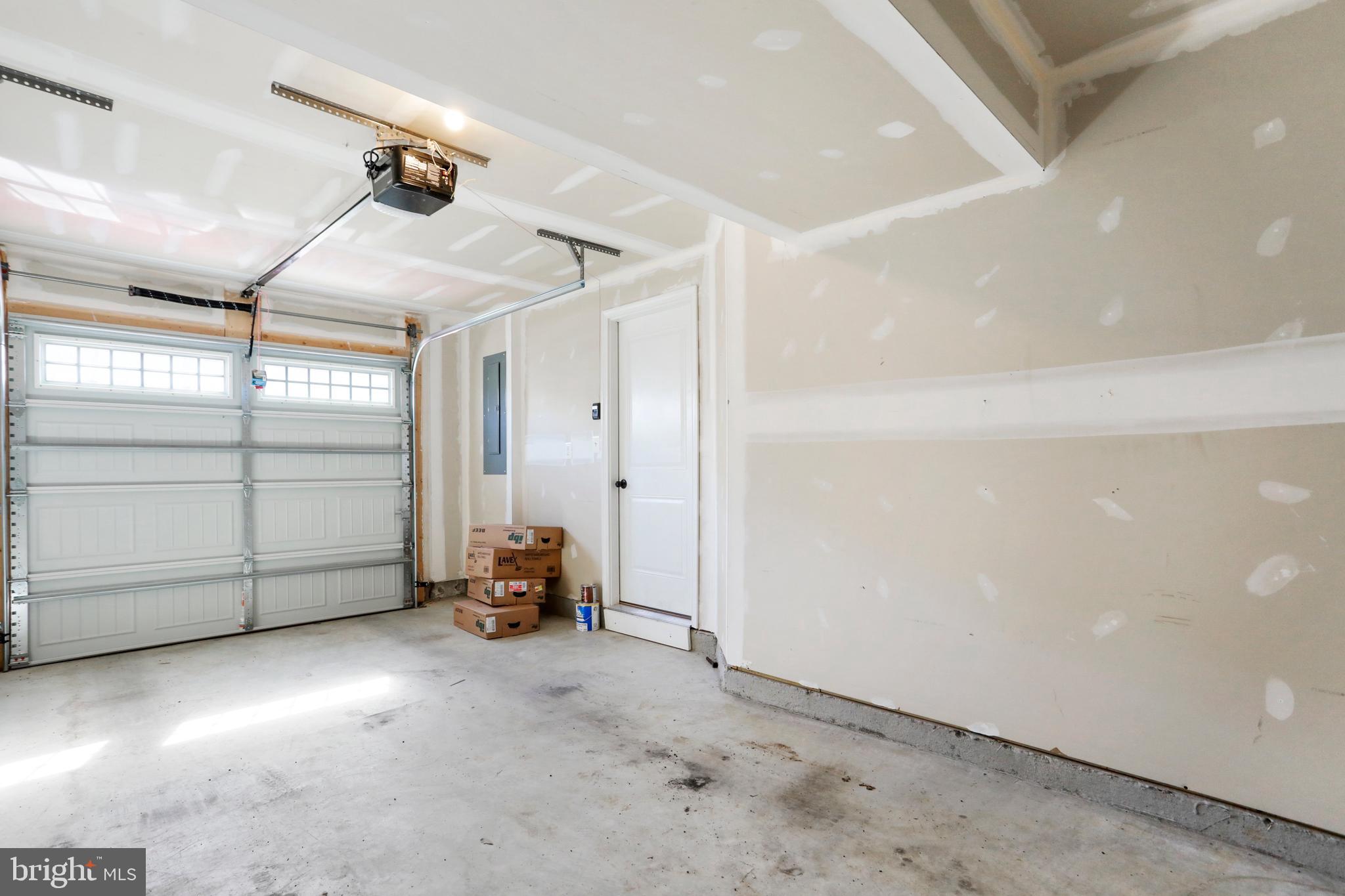 THE LAKES AT MARTINSBURG - Residential Lease