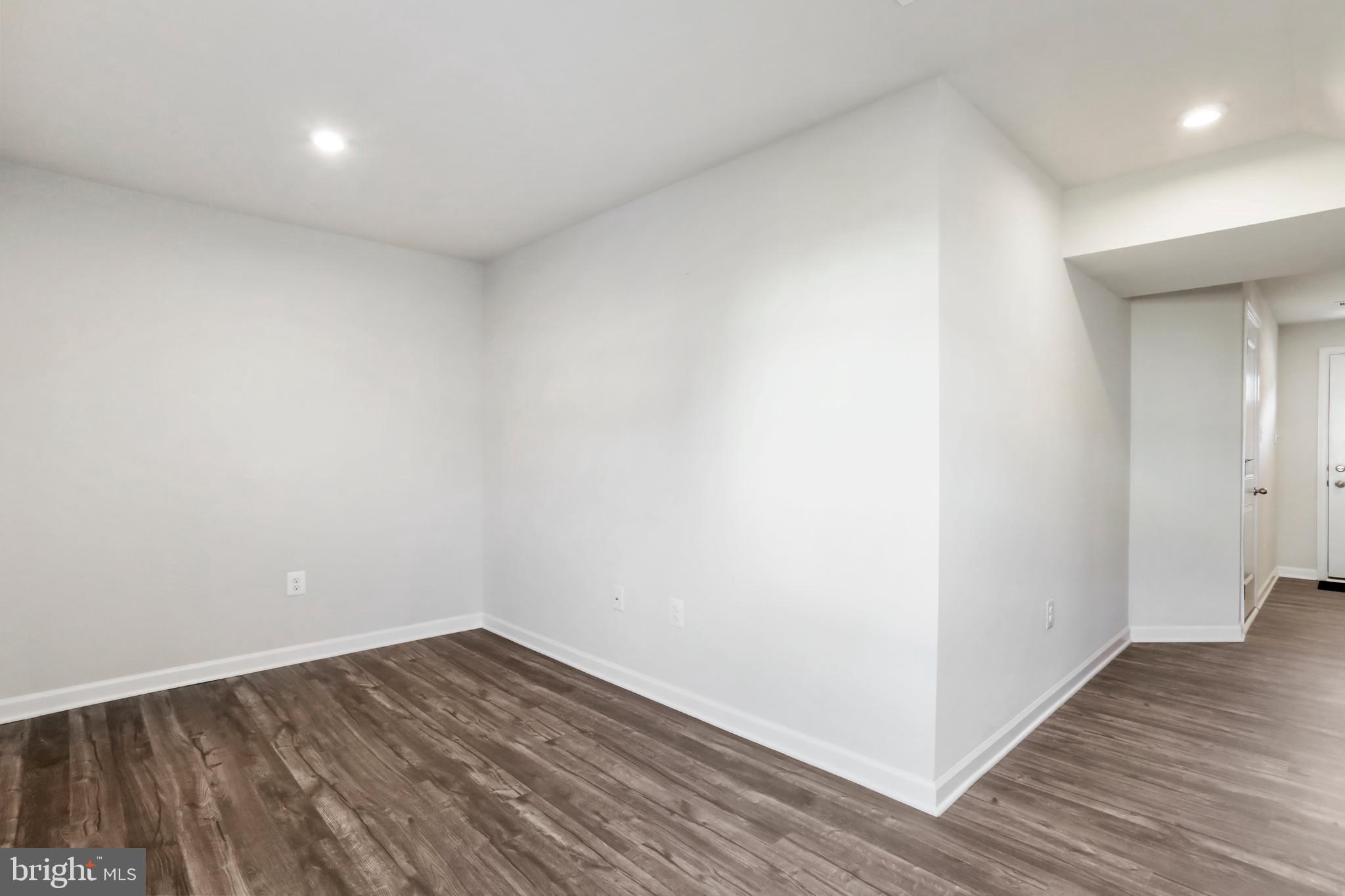 THE LAKES AT MARTINSBURG - Residential Lease