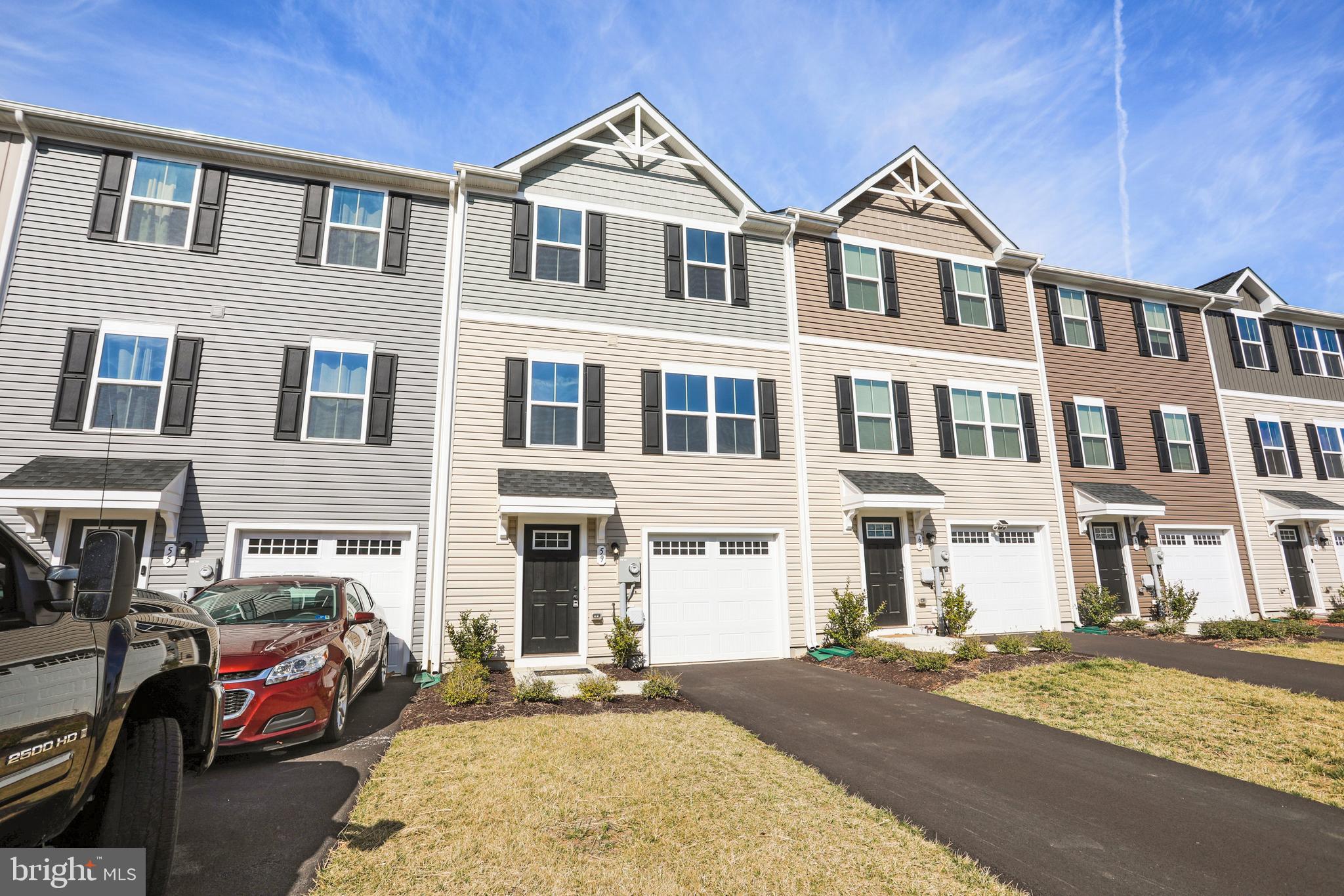 THE LAKES AT MARTINSBURG - Residential Lease