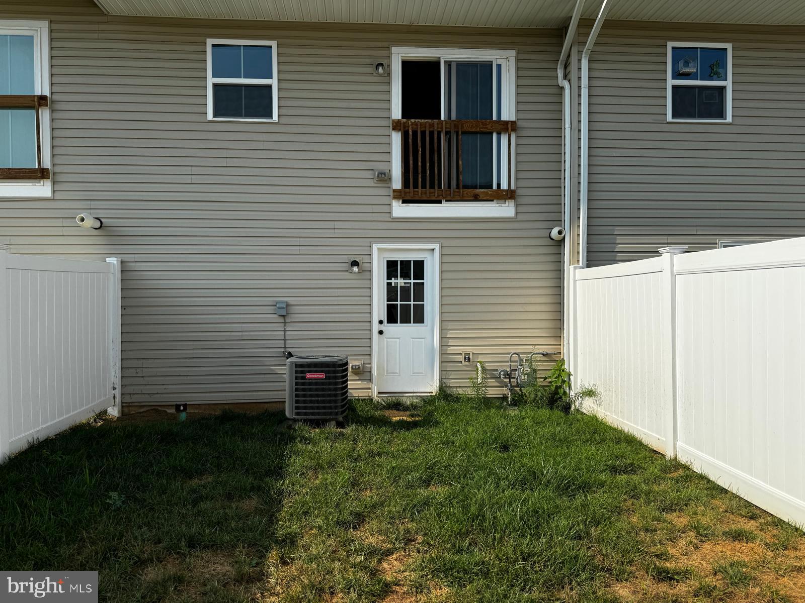 THE LAKES AT MARTINSBURG - Residential Lease