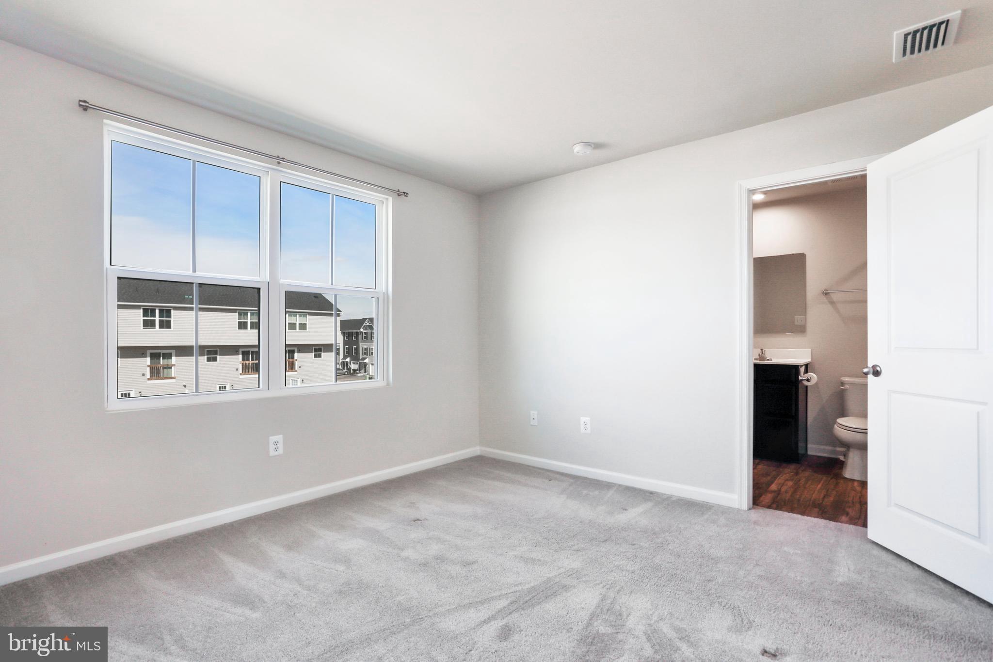 THE LAKES AT MARTINSBURG - Residential Lease