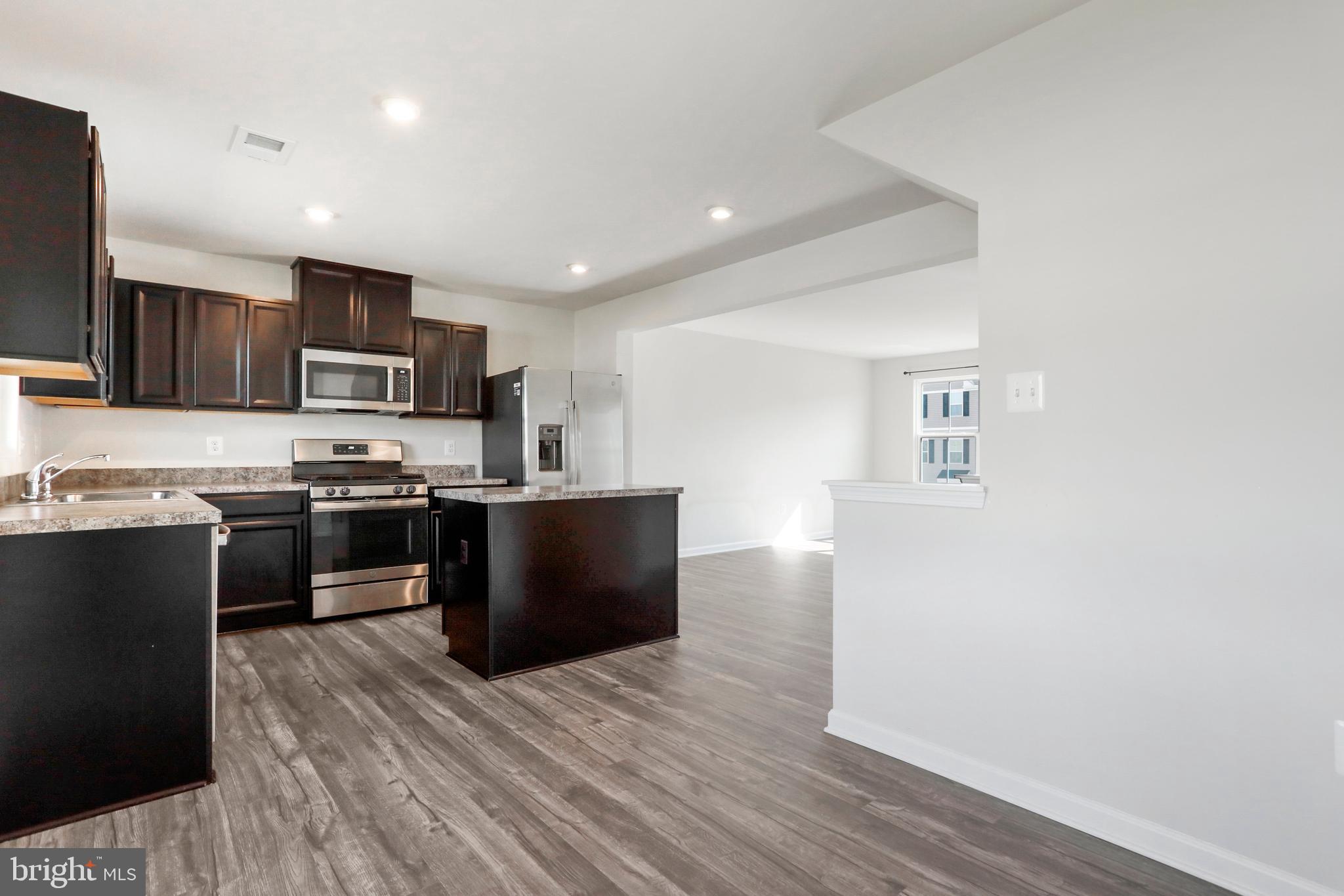 THE LAKES AT MARTINSBURG - Residential Lease