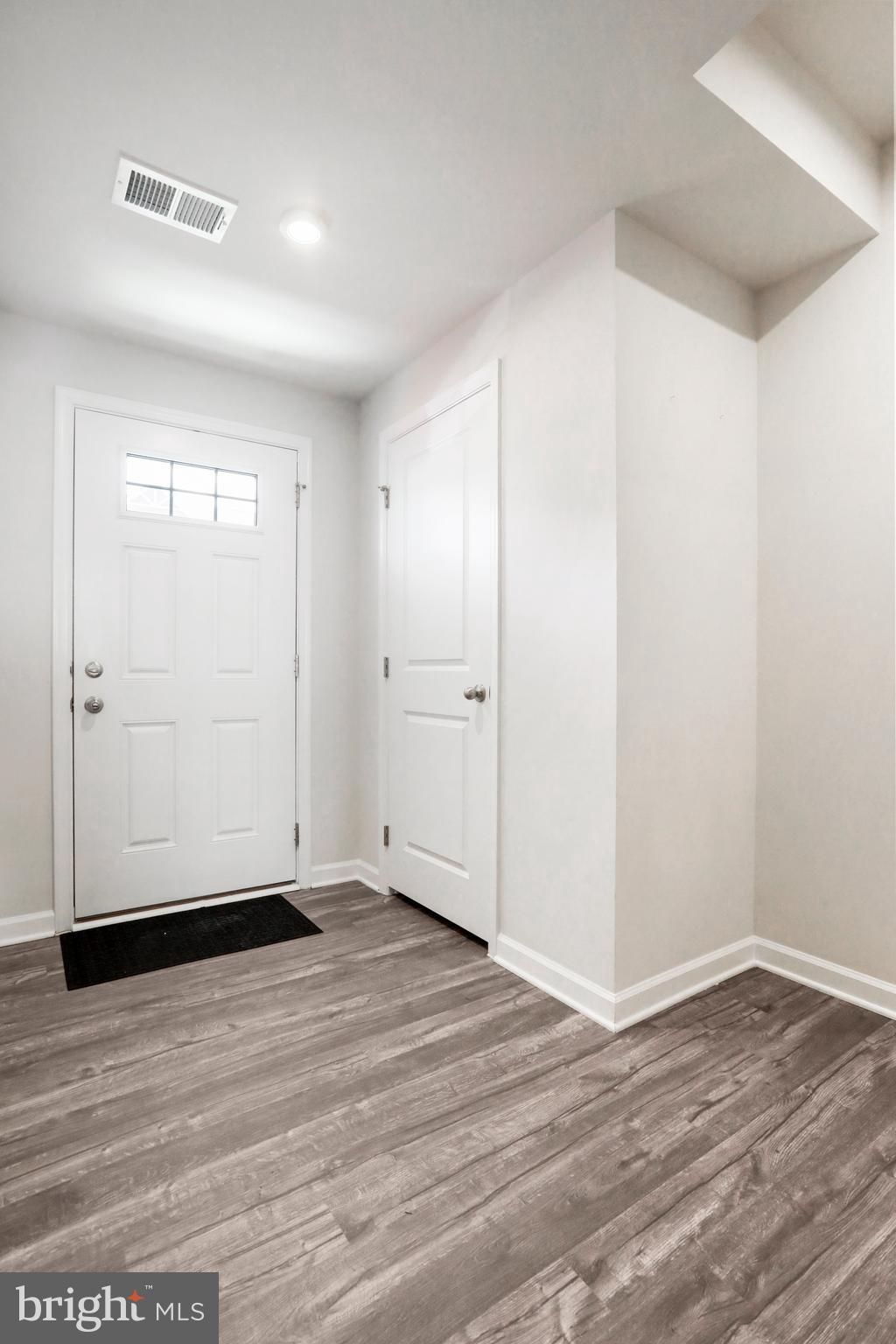 THE LAKES AT MARTINSBURG - Residential Lease