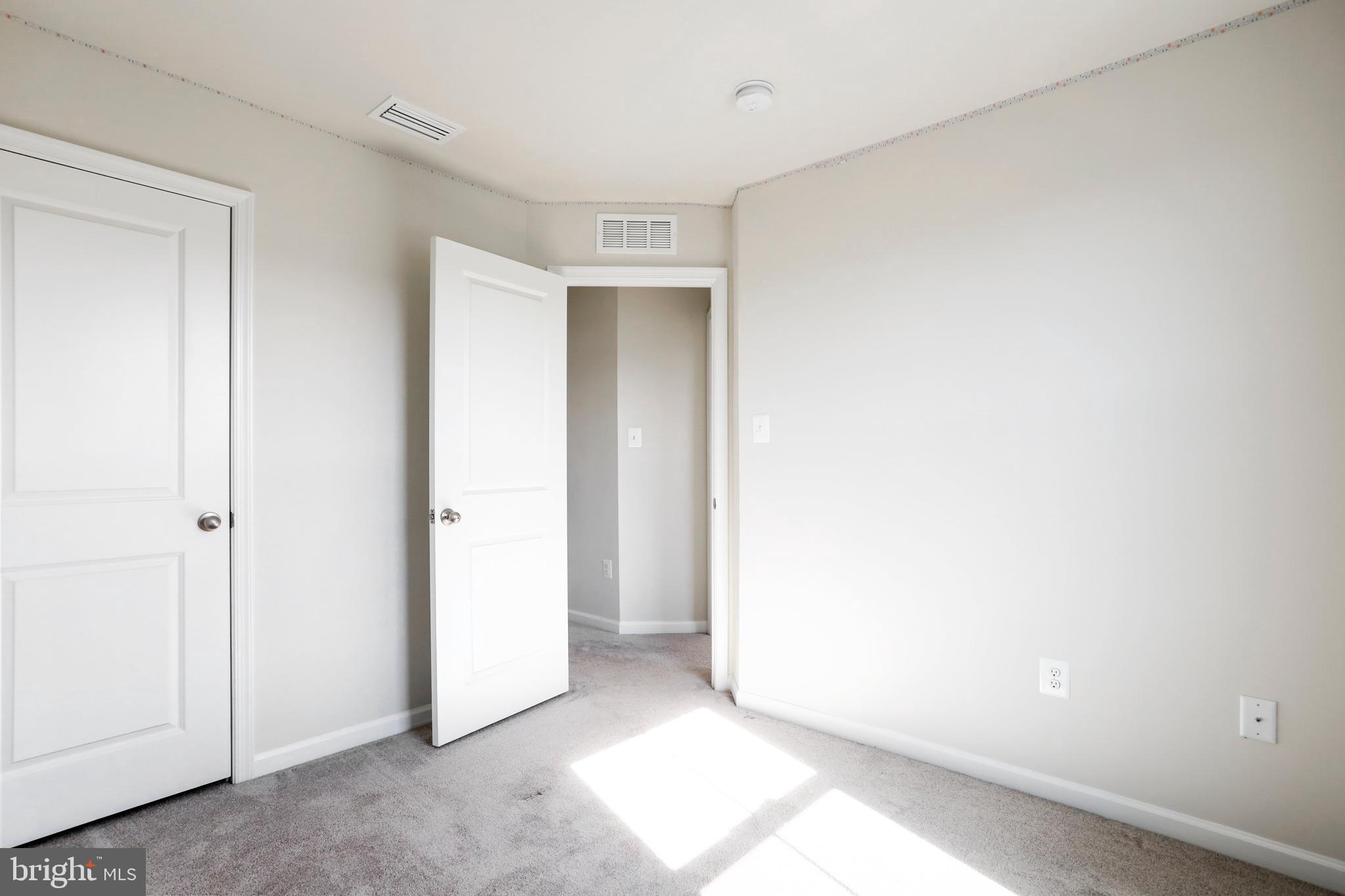 THE LAKES AT MARTINSBURG - Residential Lease