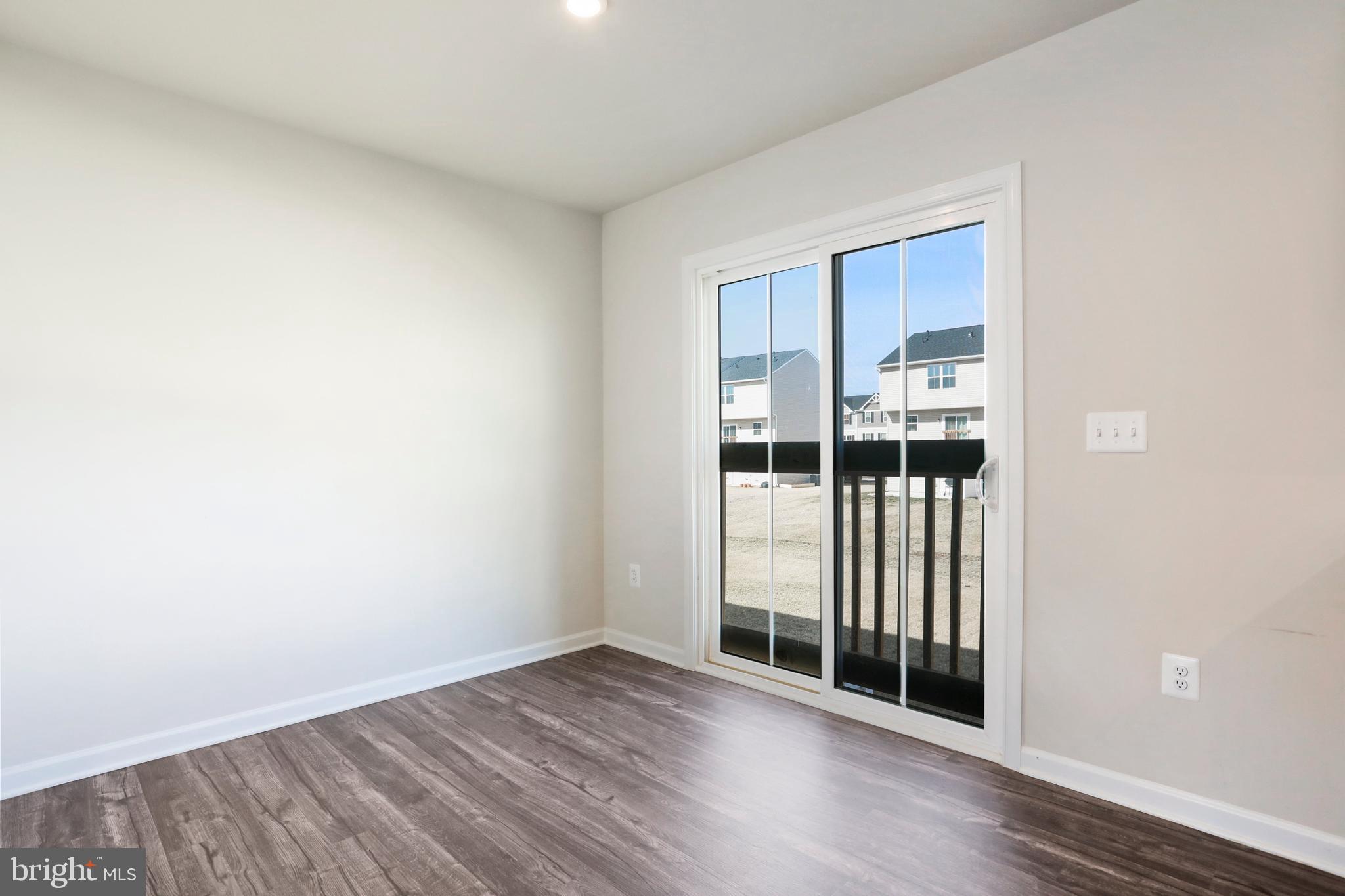 THE LAKES AT MARTINSBURG - Residential Lease