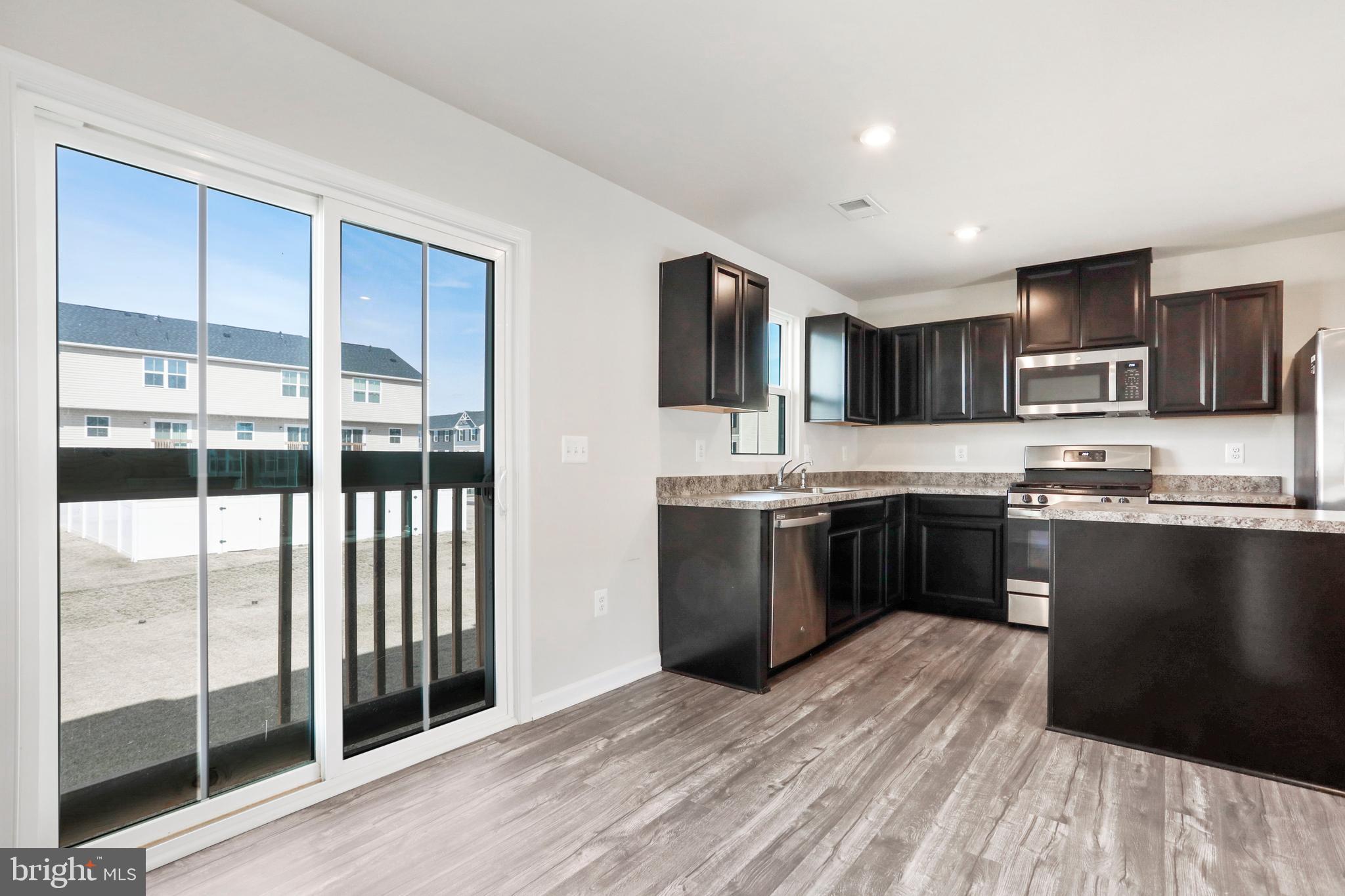 THE LAKES AT MARTINSBURG - Residential Lease