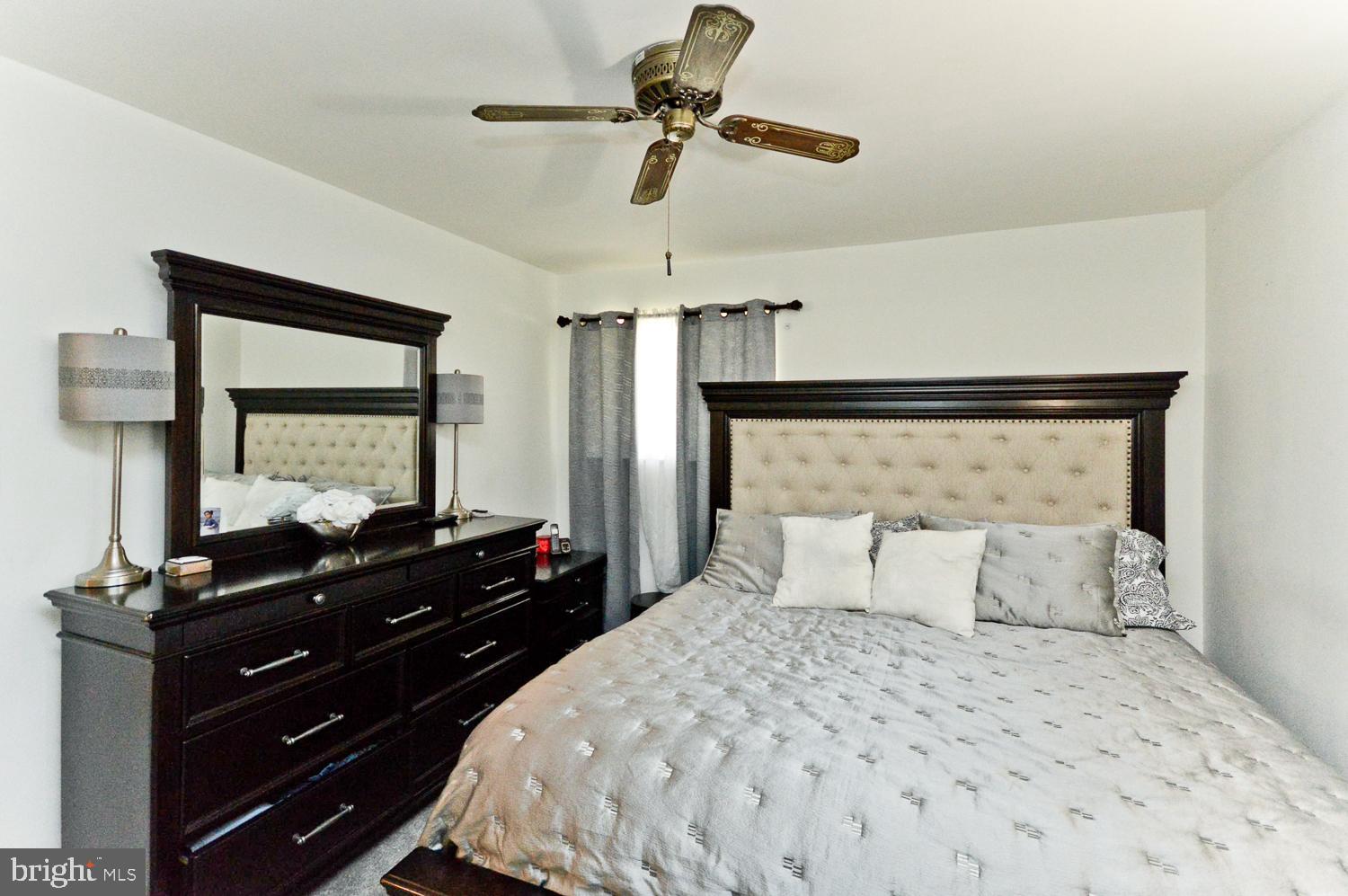 ANDREWS GROVE - Residential