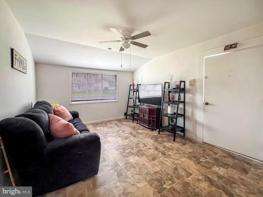 RED CEDAR HILL - Residential