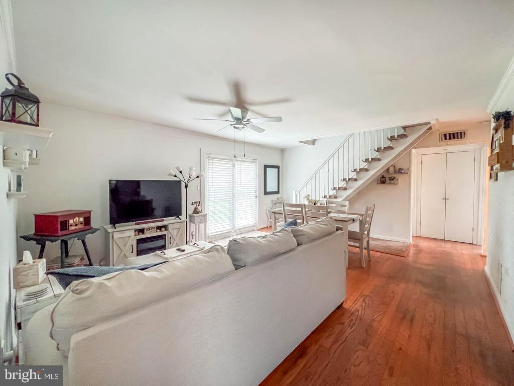 RED CEDAR HILL - Residential