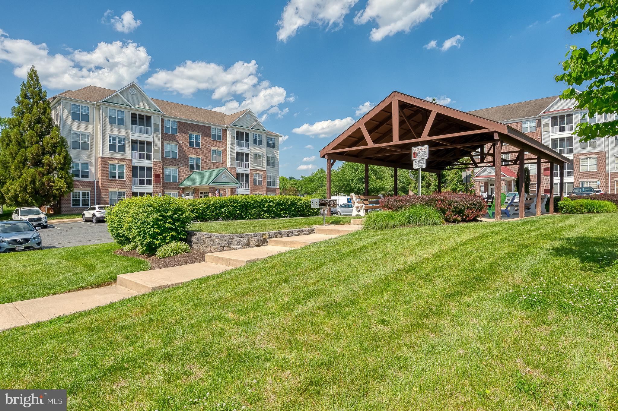 EMERALD HILLS - Residential