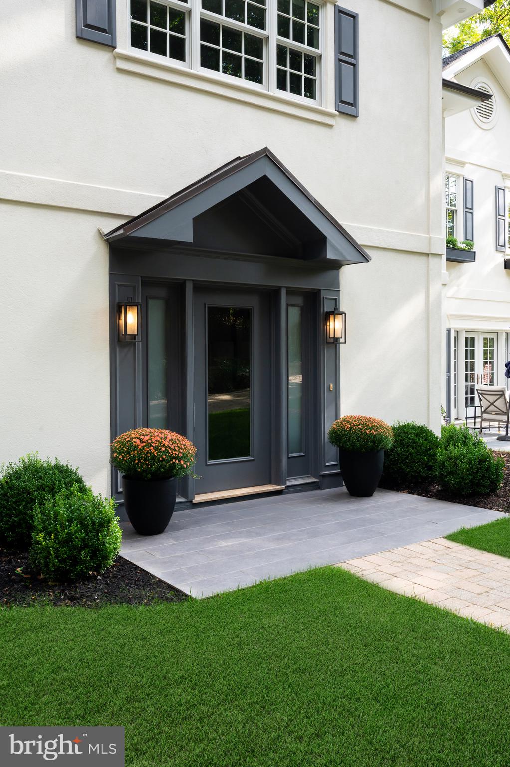 2913 UNIVERSITY TERRACE NW