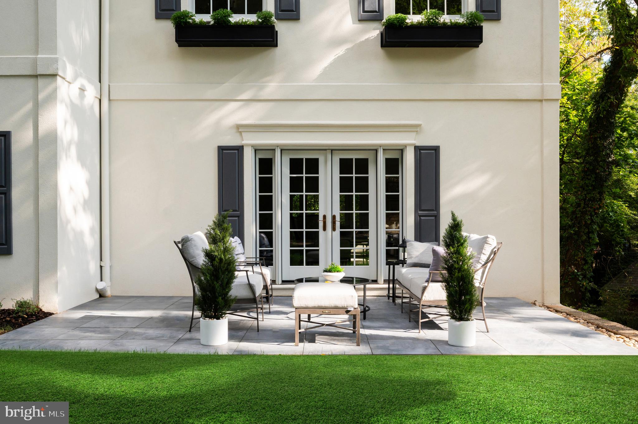 2913 UNIVERSITY TERRACE NW