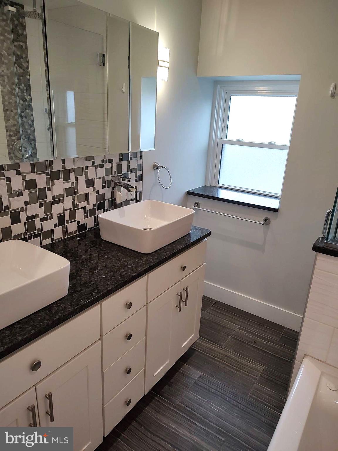 ROXBOROUGH - Residential Lease