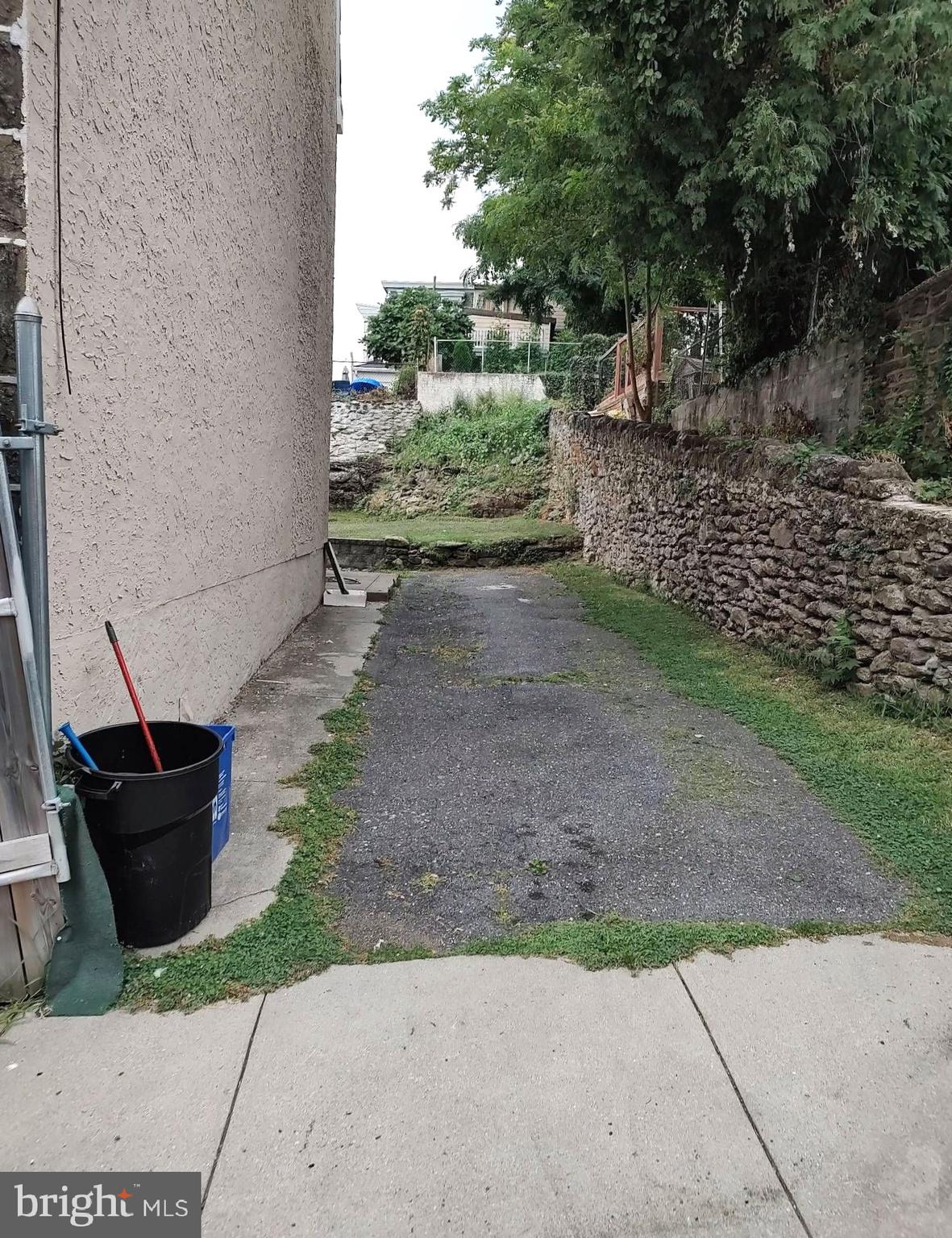 ROXBOROUGH - Residential Lease