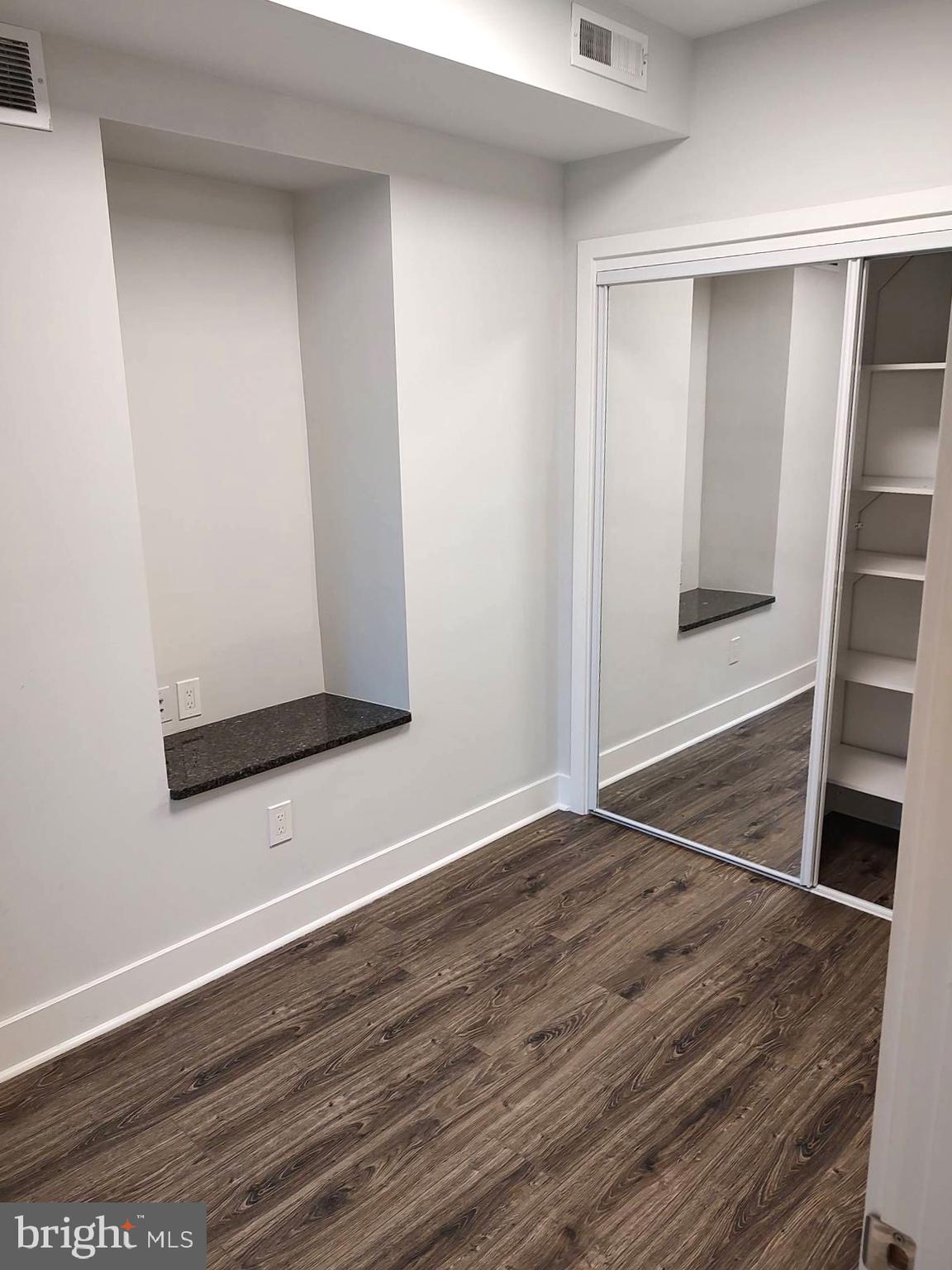 ROXBOROUGH - Residential Lease