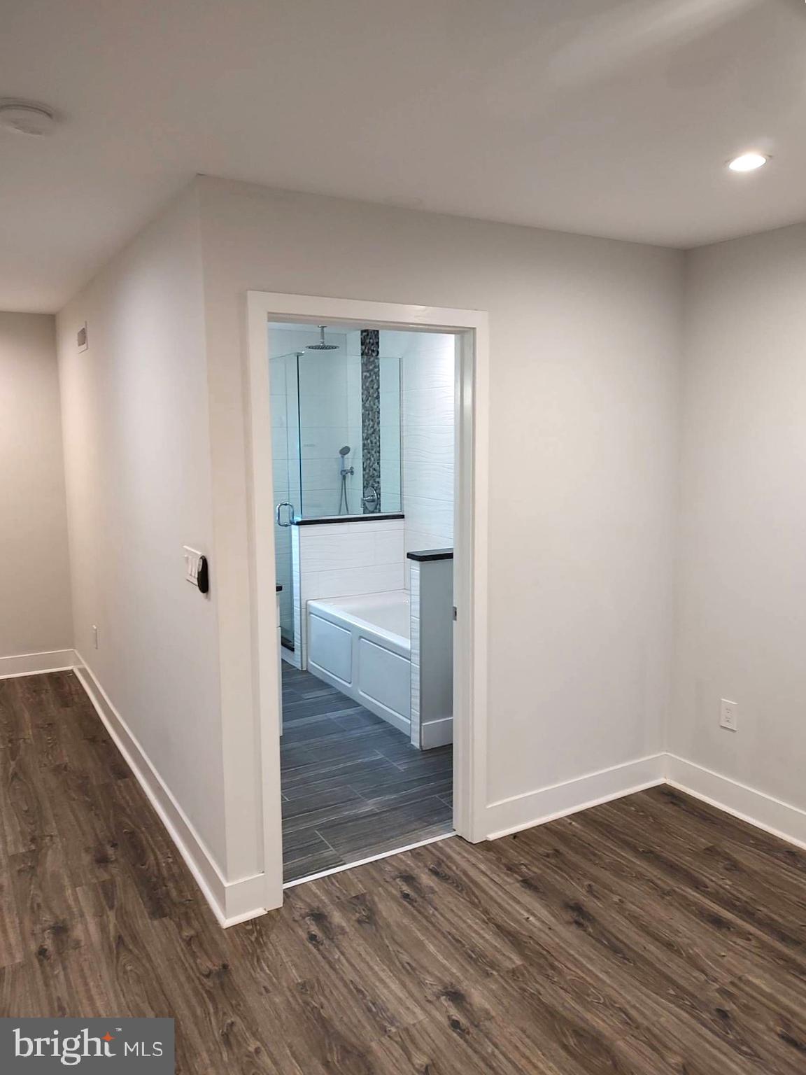 ROXBOROUGH - Residential Lease