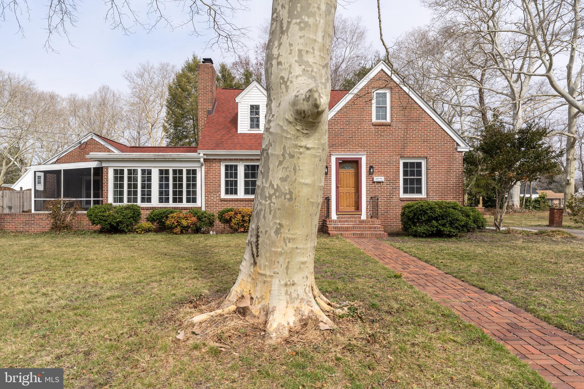 227 PINEHURST AVENUE