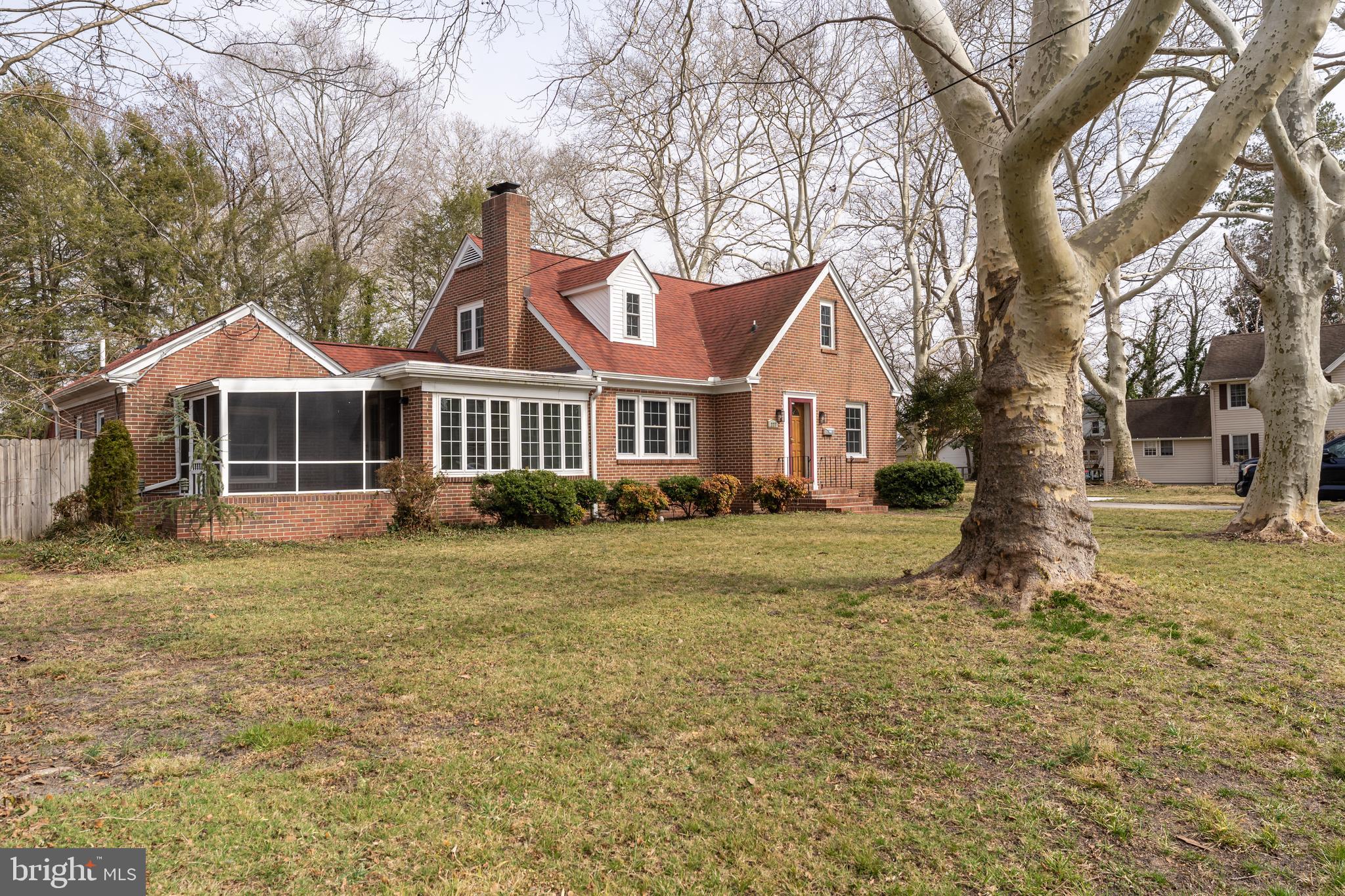 227 PINEHURST AVENUE