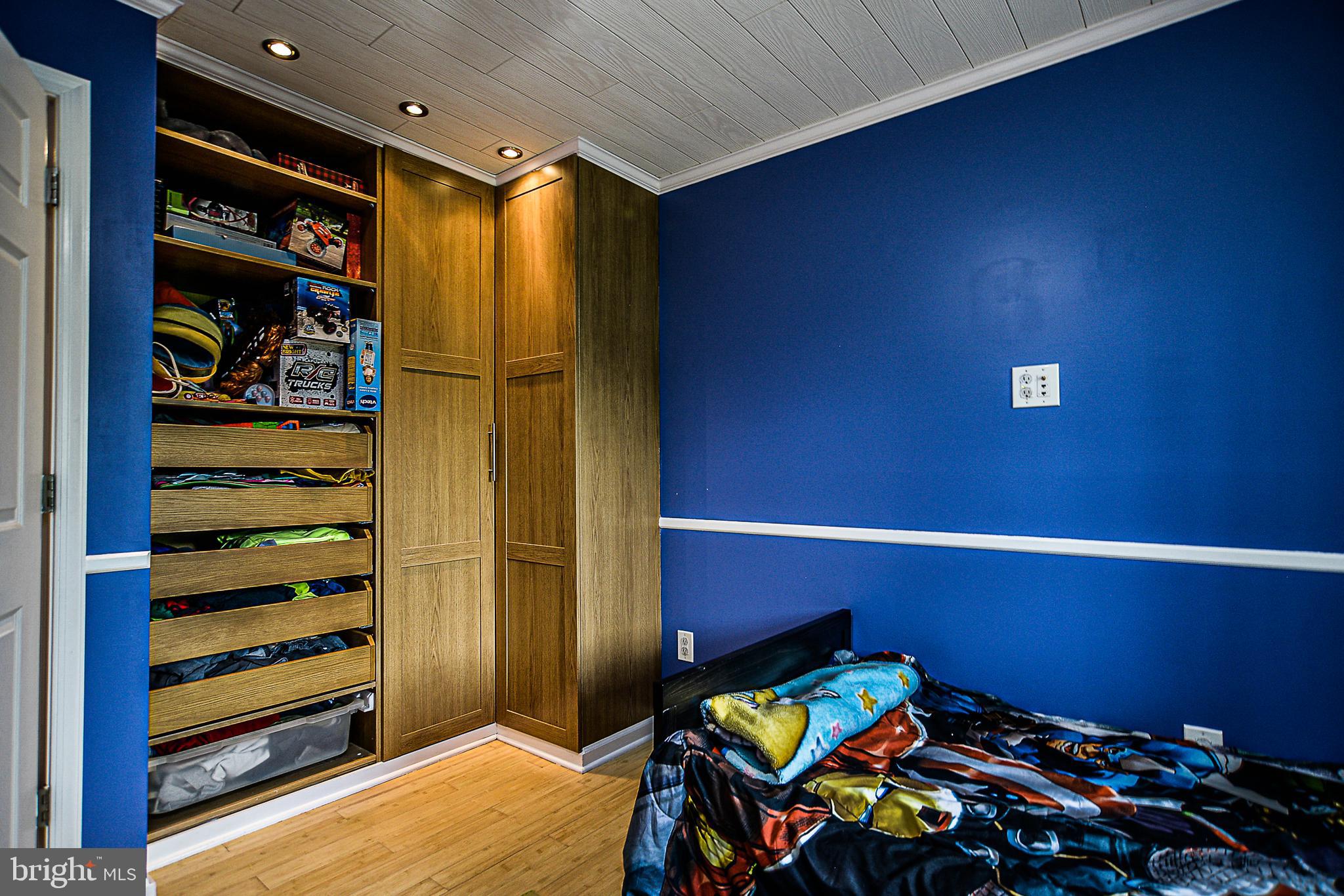 NORTH SPRINGFIELD - Residential