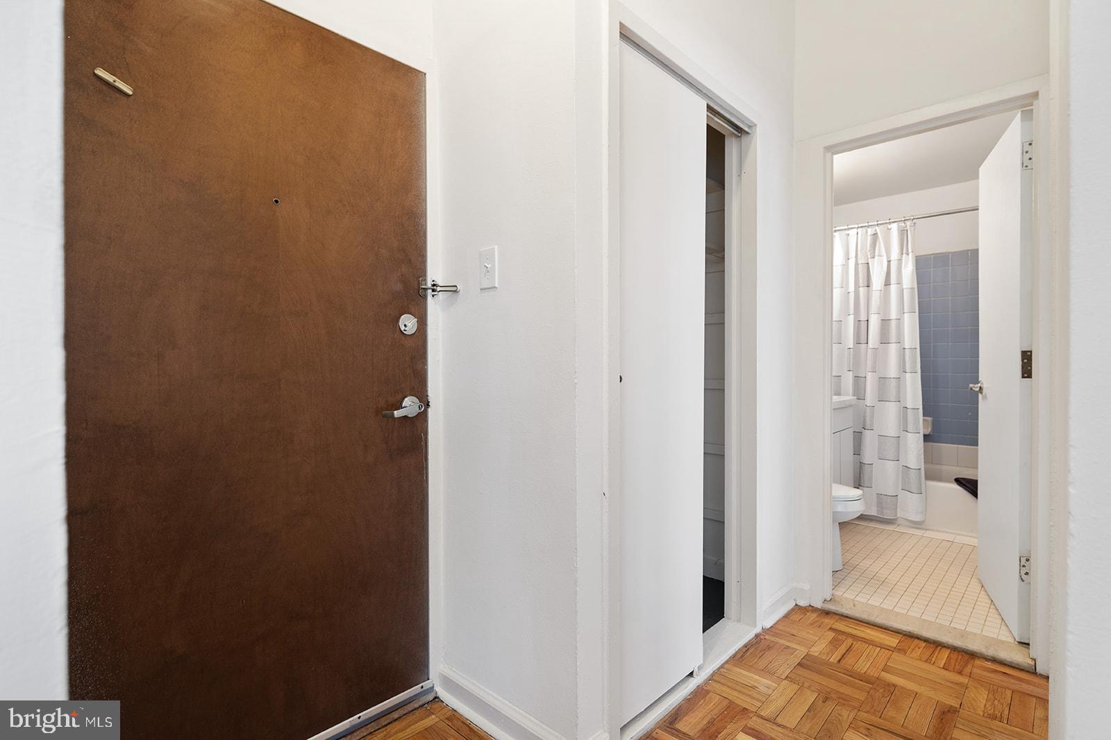 ART MUSEUM AREA - Residential Lease