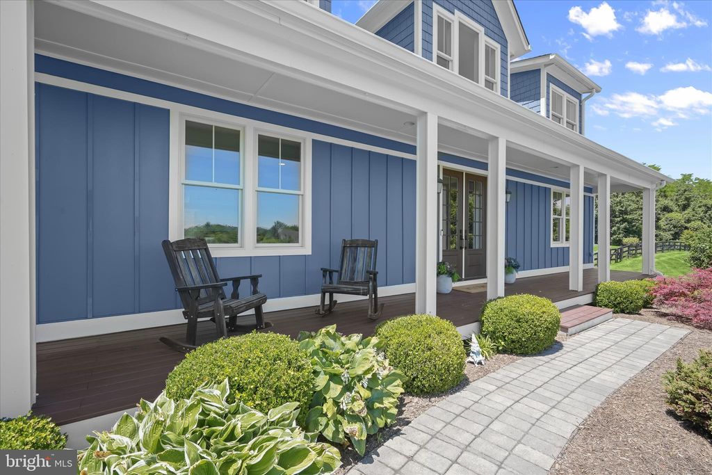 Photo of 16683 Mandileigh Lane, HAMILTON, VA 20158 (MLS # VALO2127438)