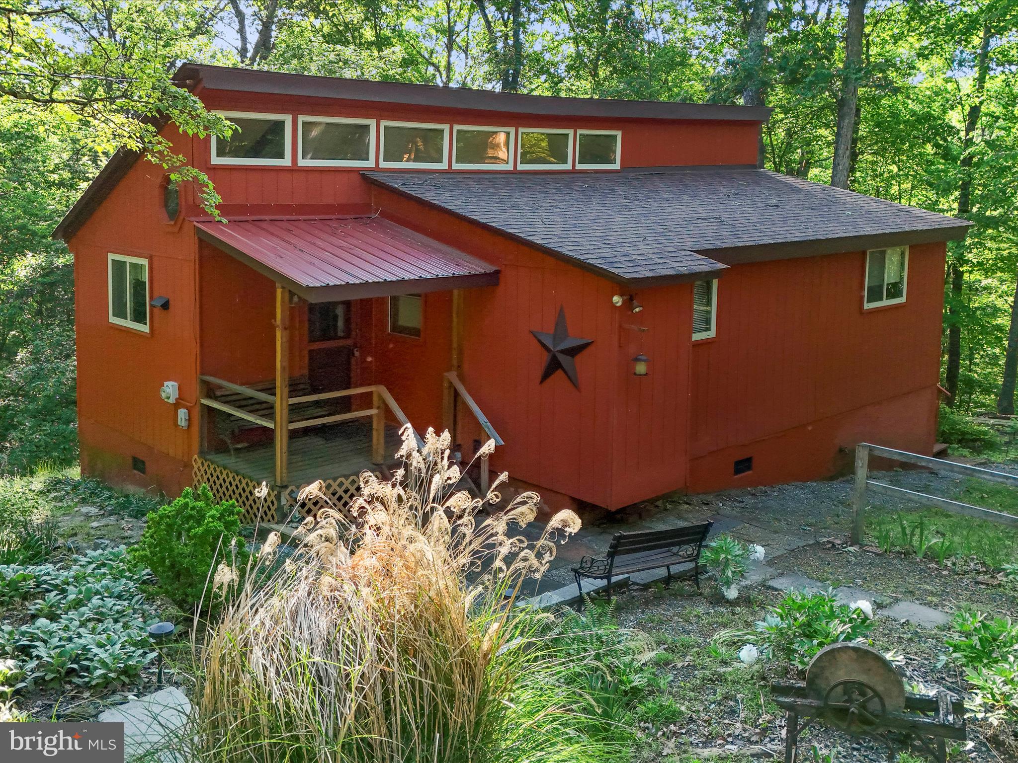 HEDGESVILLE - Residential