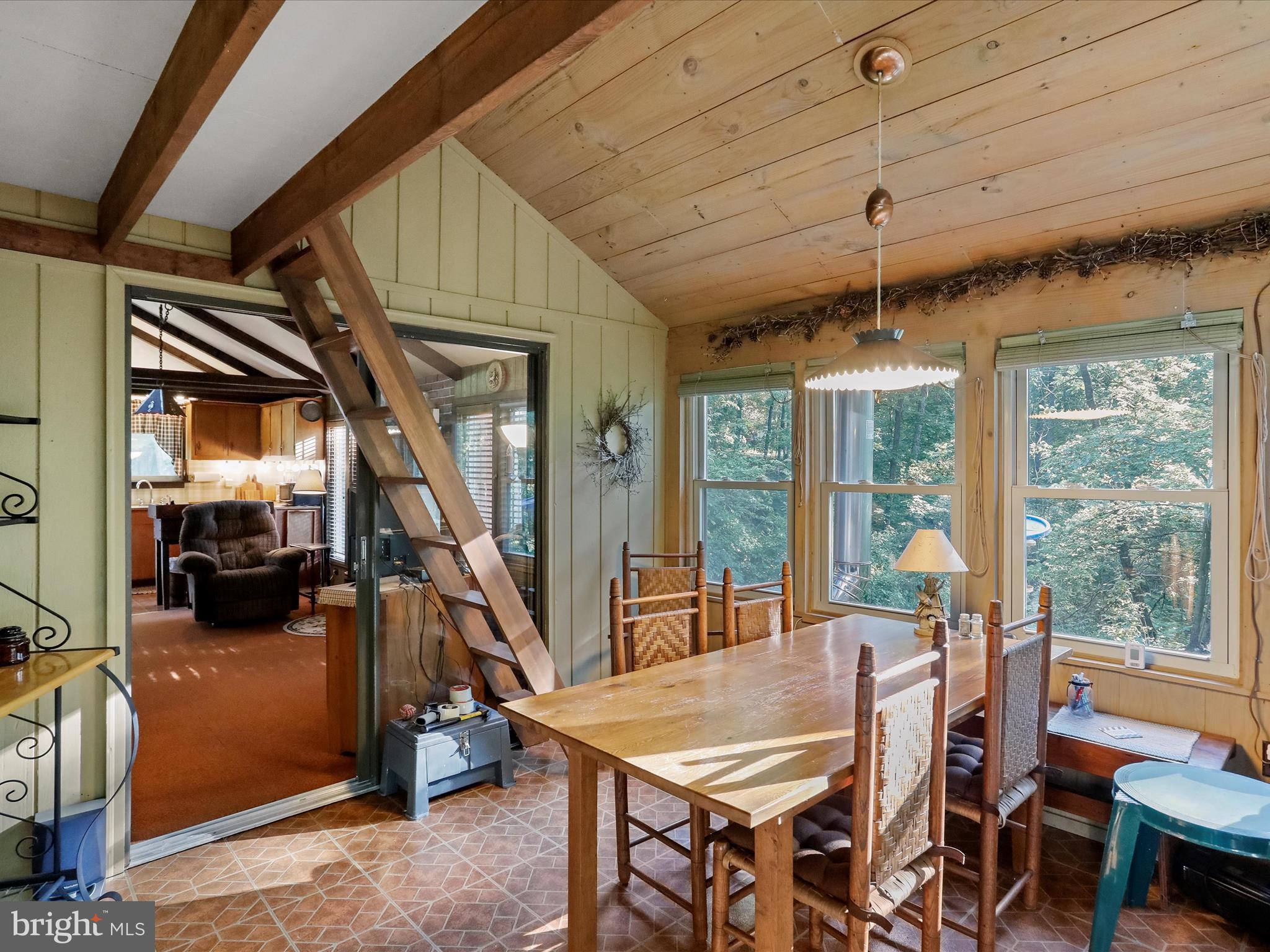 HEDGESVILLE - Residential