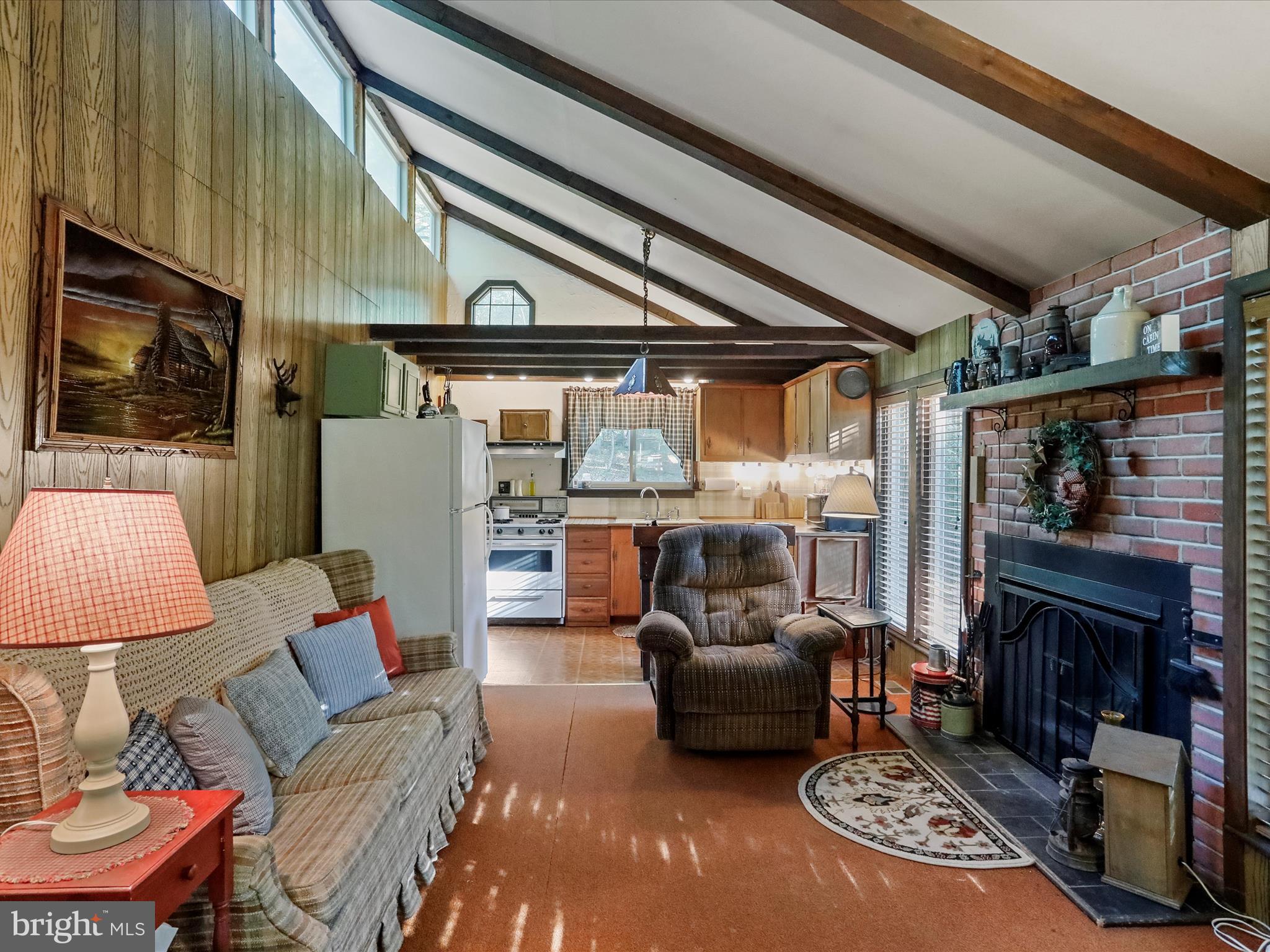 HEDGESVILLE - Residential