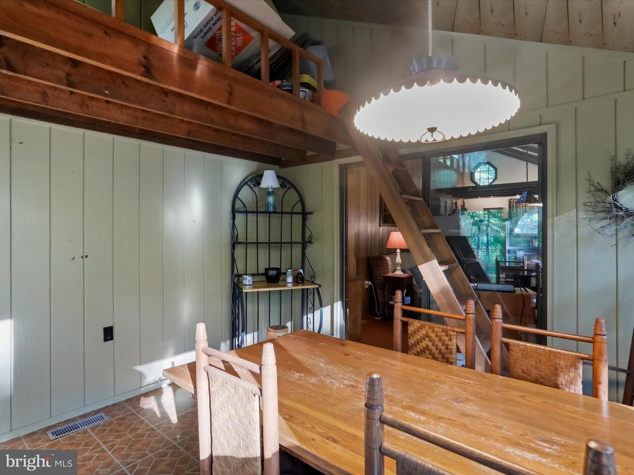 HEDGESVILLE - Residential