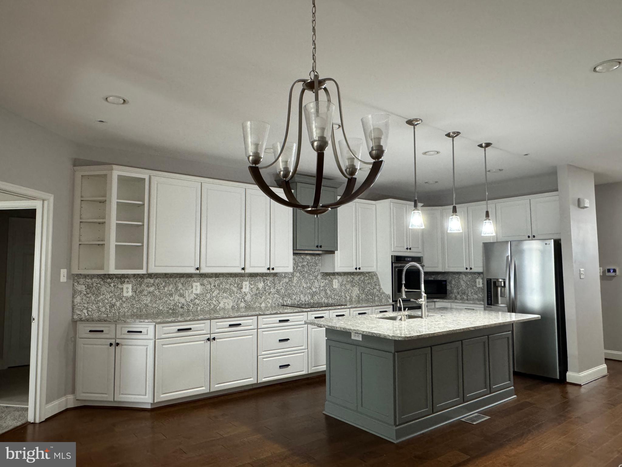 SNOWDEN OVERLOOK - Residential