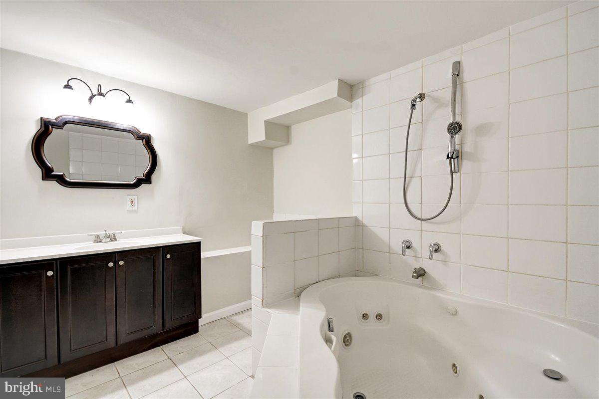 GOLDENWOOD GARDENS - Residential