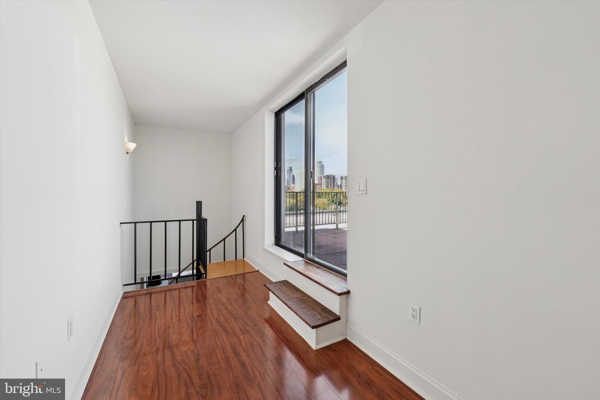 SOCIETY HILL - Residential