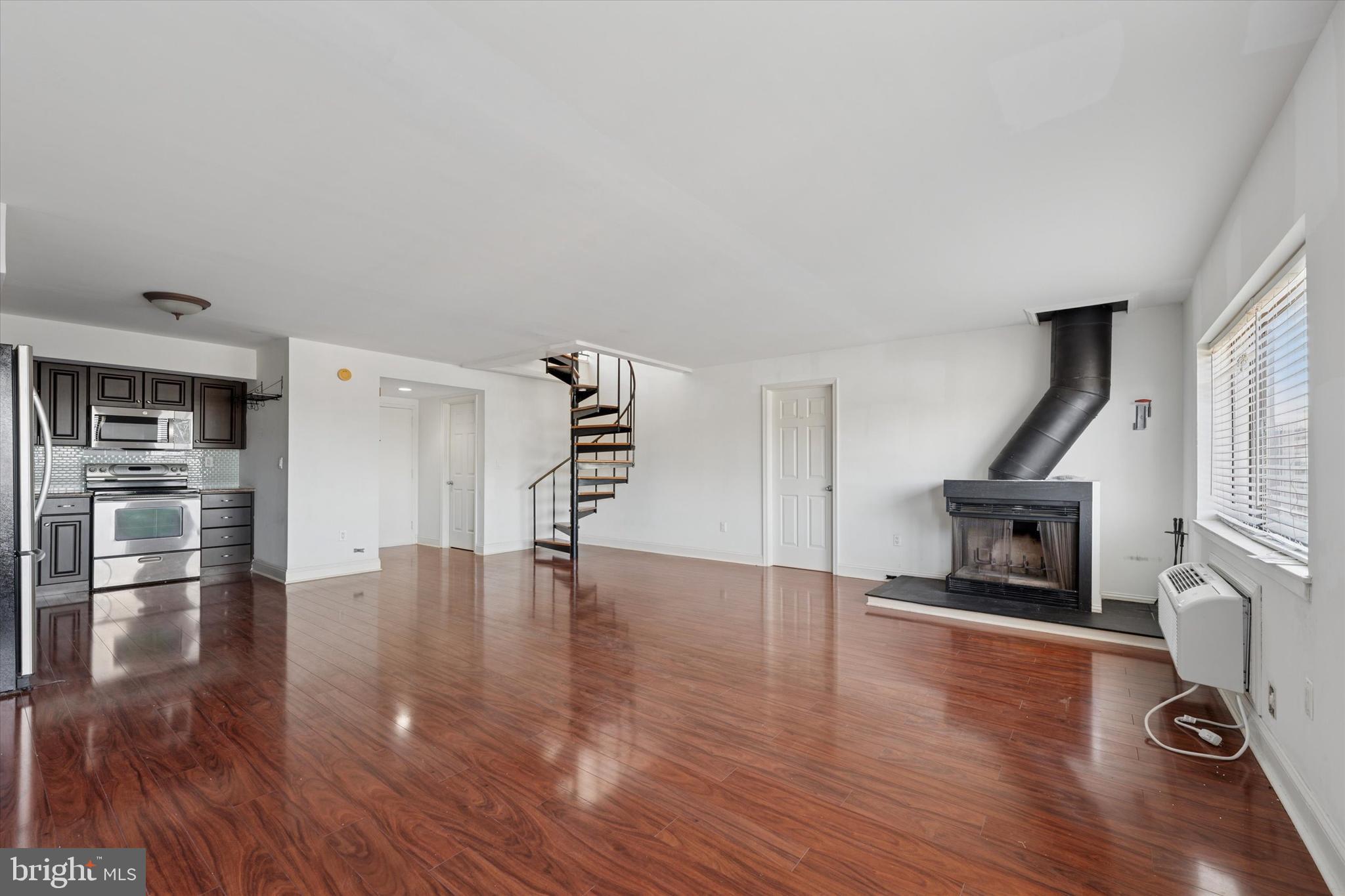 SOCIETY HILL - Residential