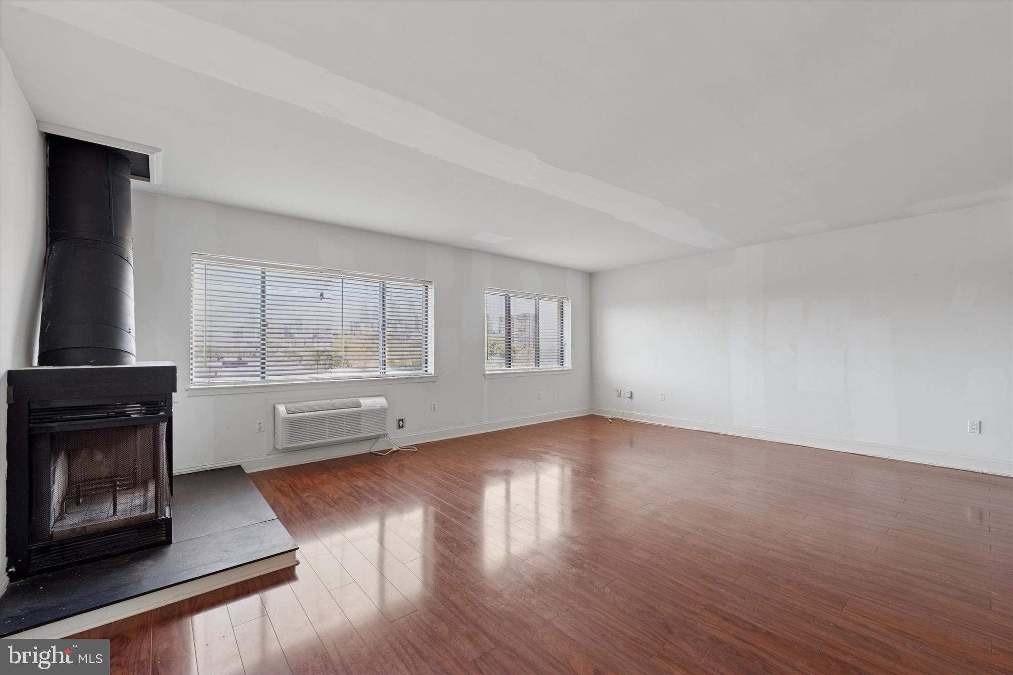 SOCIETY HILL - Residential