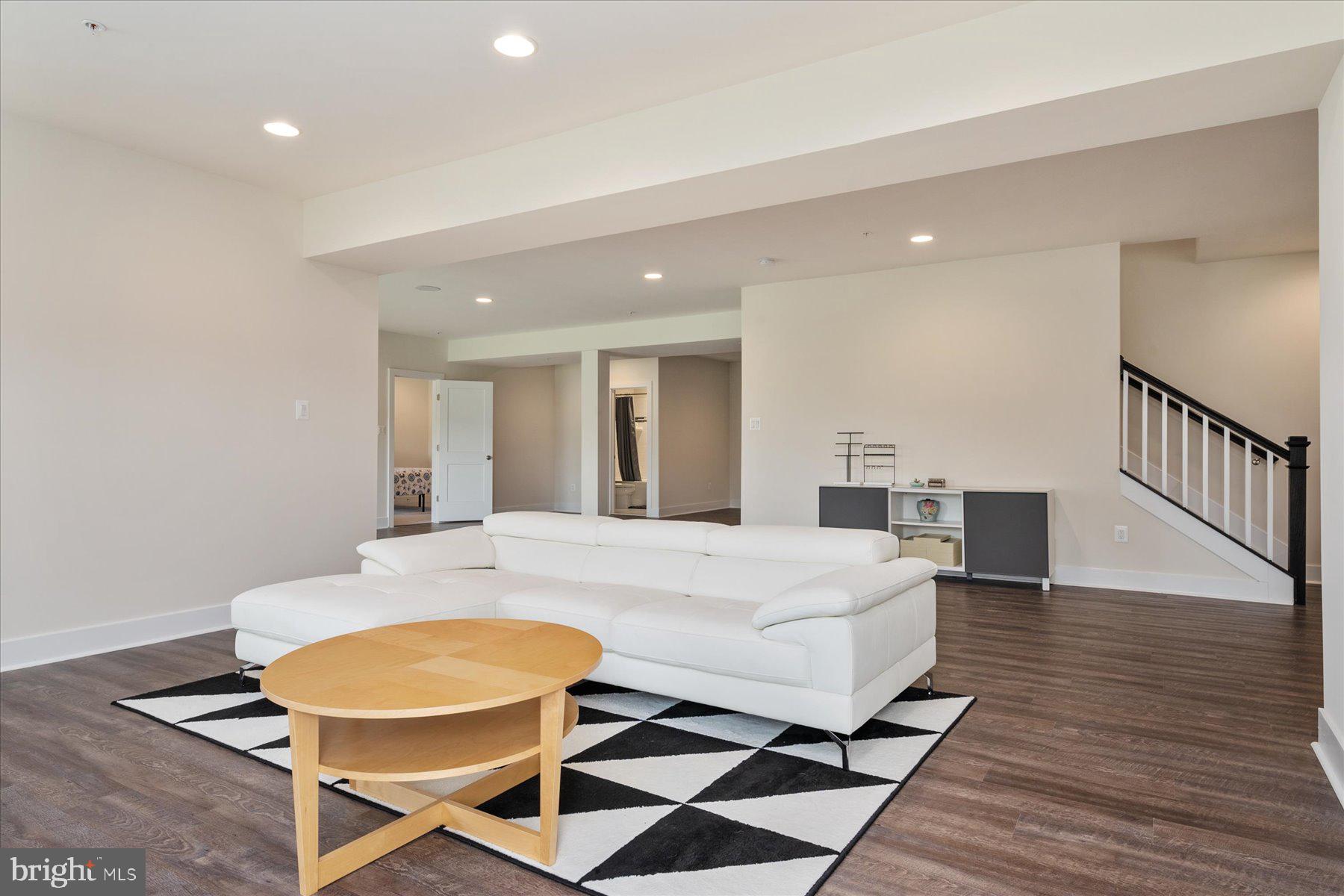 SOUTHERN HILLS - Residential