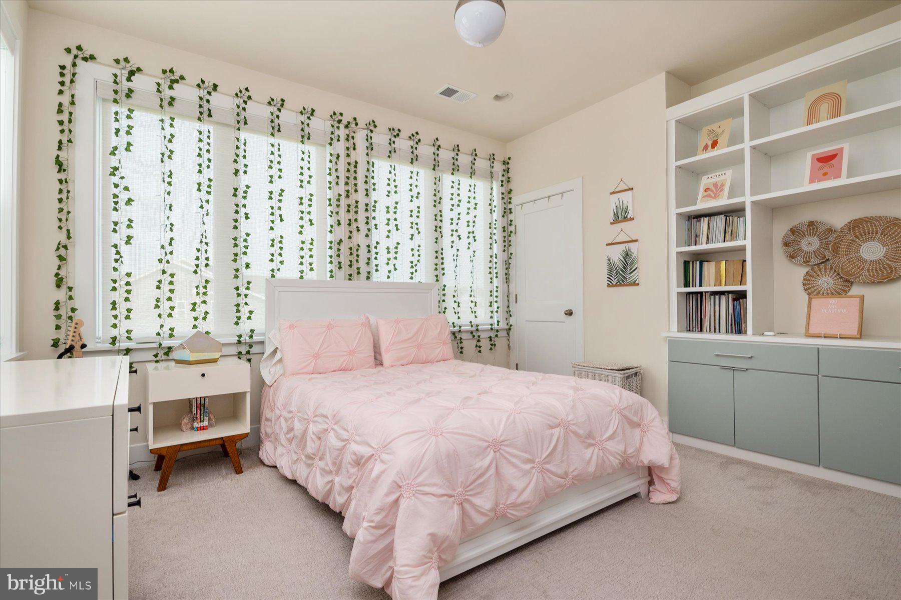 SOUTHERN HILLS - Residential