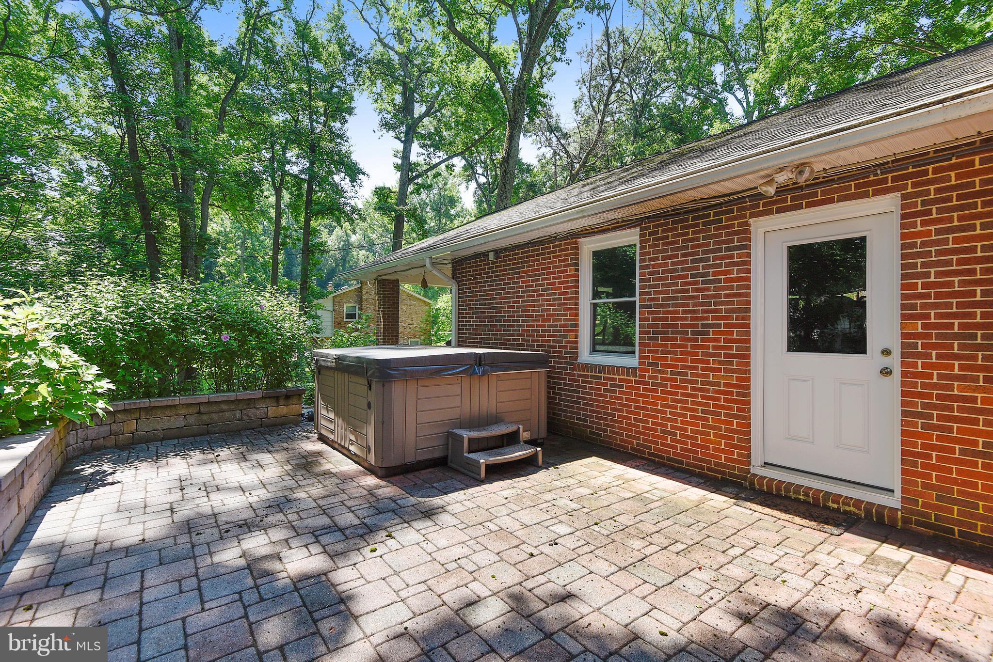 ANNAPOLIS ROADS - Residential