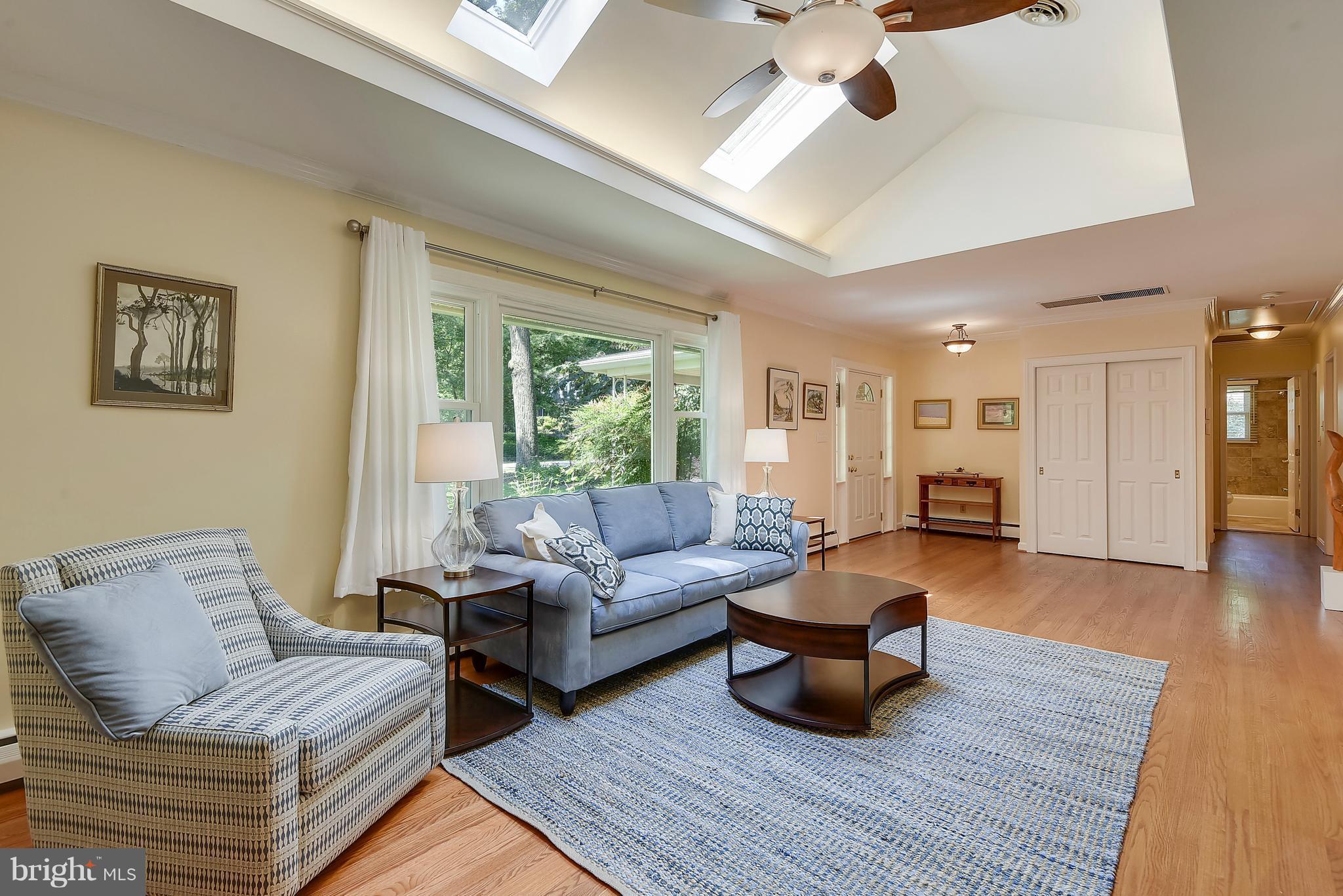 ANNAPOLIS ROADS - Residential