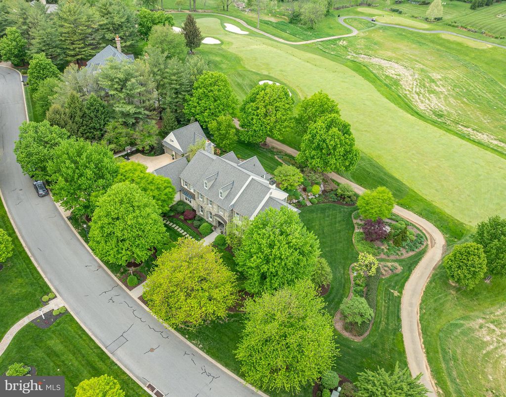 Photo of 901 Greenside Drive, LITITZ, PA 17543 (MLS # PALA2069218)