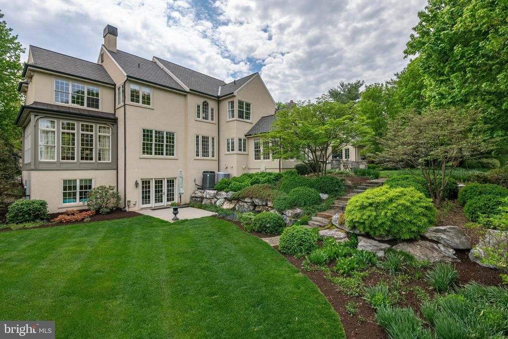 Photo of 901 Greenside Drive, LITITZ, PA 17543 (MLS # PALA2069218)