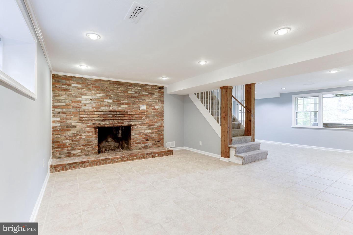 SALONA VILLAGE - Residential