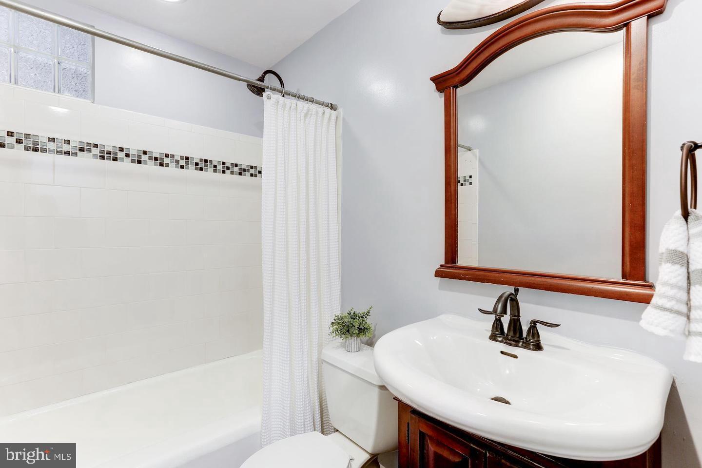 SALONA VILLAGE - Residential