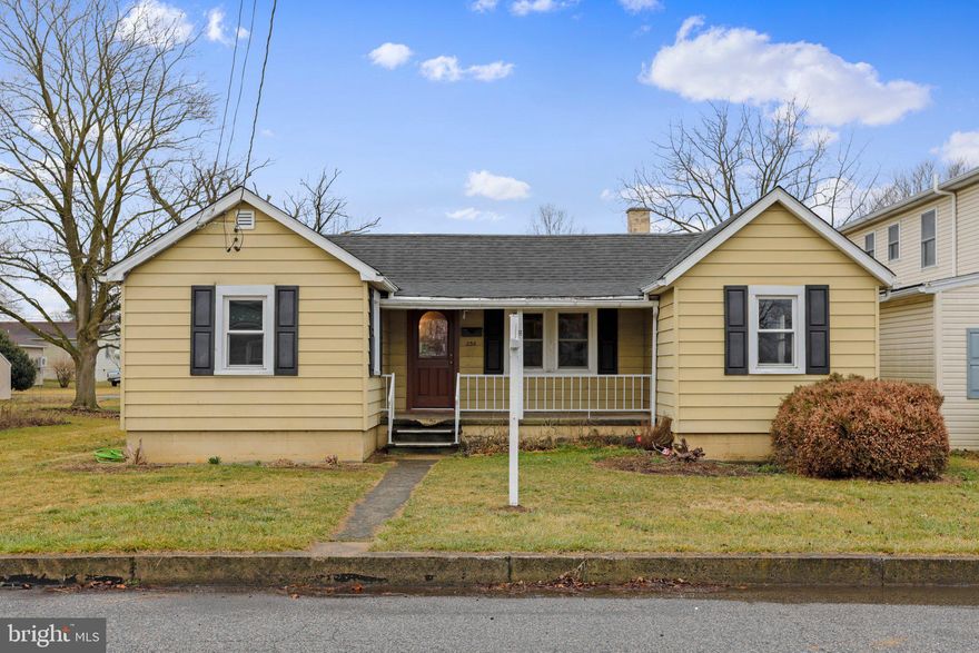 EASY LIVING - FOR ANY CHAPTER OF LIFE!!! Everything on ONE LEVEL!! Oversized Bedrooms and Laundry / Bathroom Combo - The Home has a Great Functional Flow!! Enjoy being Close to Everything; Shopping, Restaurants, and Parks!! Lots of Off-Street Parking and a Spacious Yard for BBQ / Entertainment FUN!!! Enjoy the Beauty of the Seasons from the Front or Back Porch!! Roof was Replaced in 2015 and Owner just installed Beautiful New Doors! Natural Gas Heat makes the cold moths Affordable! Move-In with Ease!! This house is Ready to be called Home!