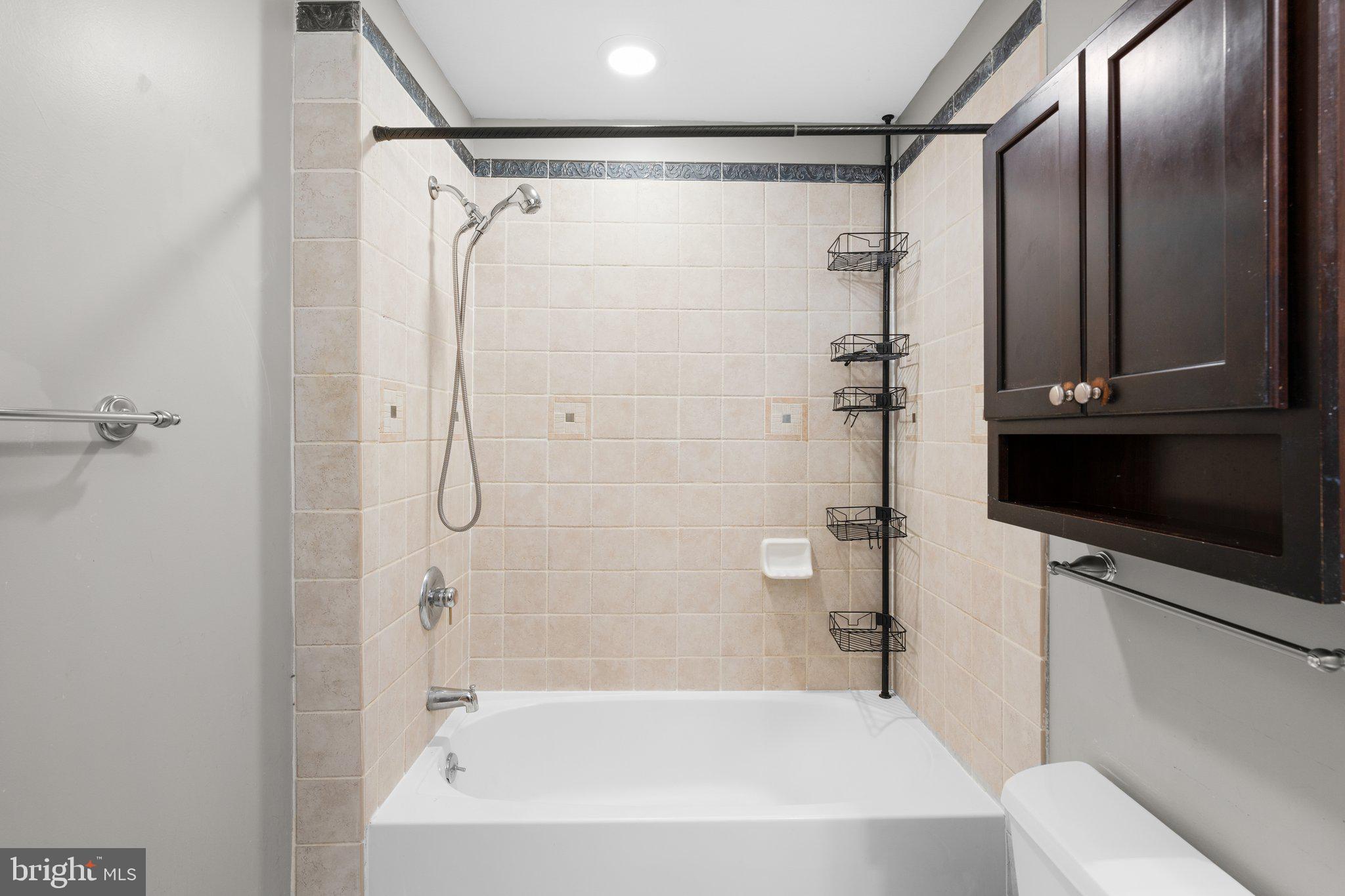 WASHINGTON VILLAGE - Residential