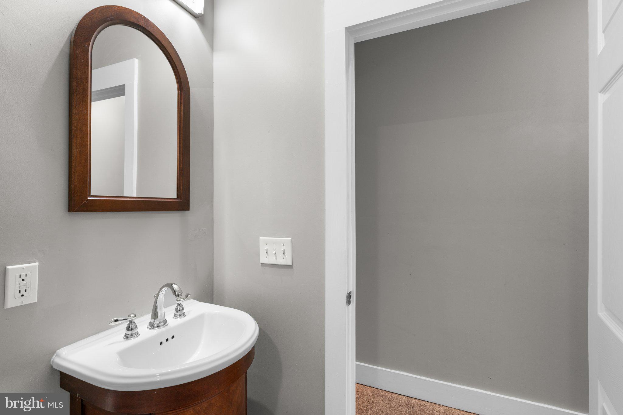 WASHINGTON VILLAGE - Residential