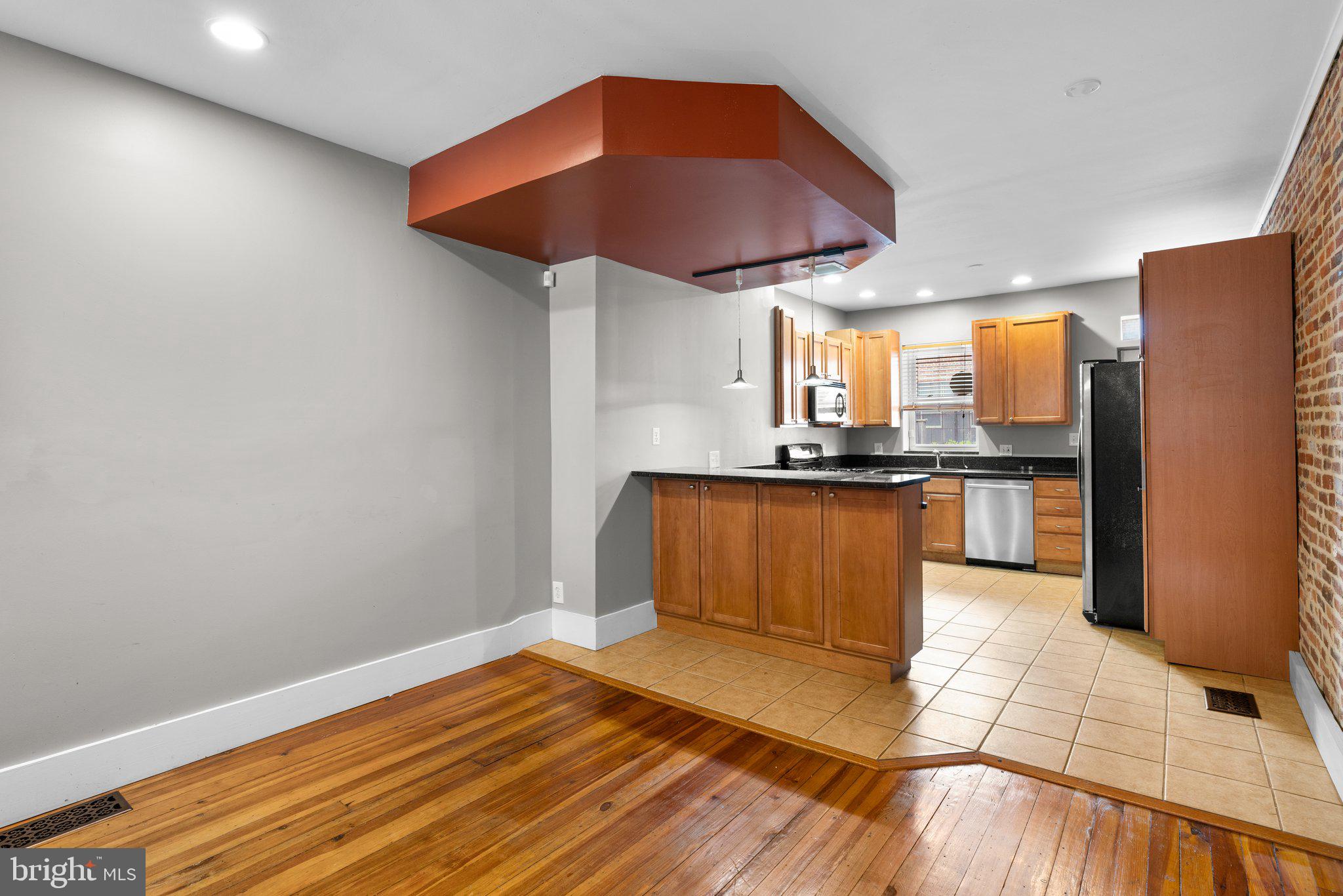 WASHINGTON VILLAGE - Residential